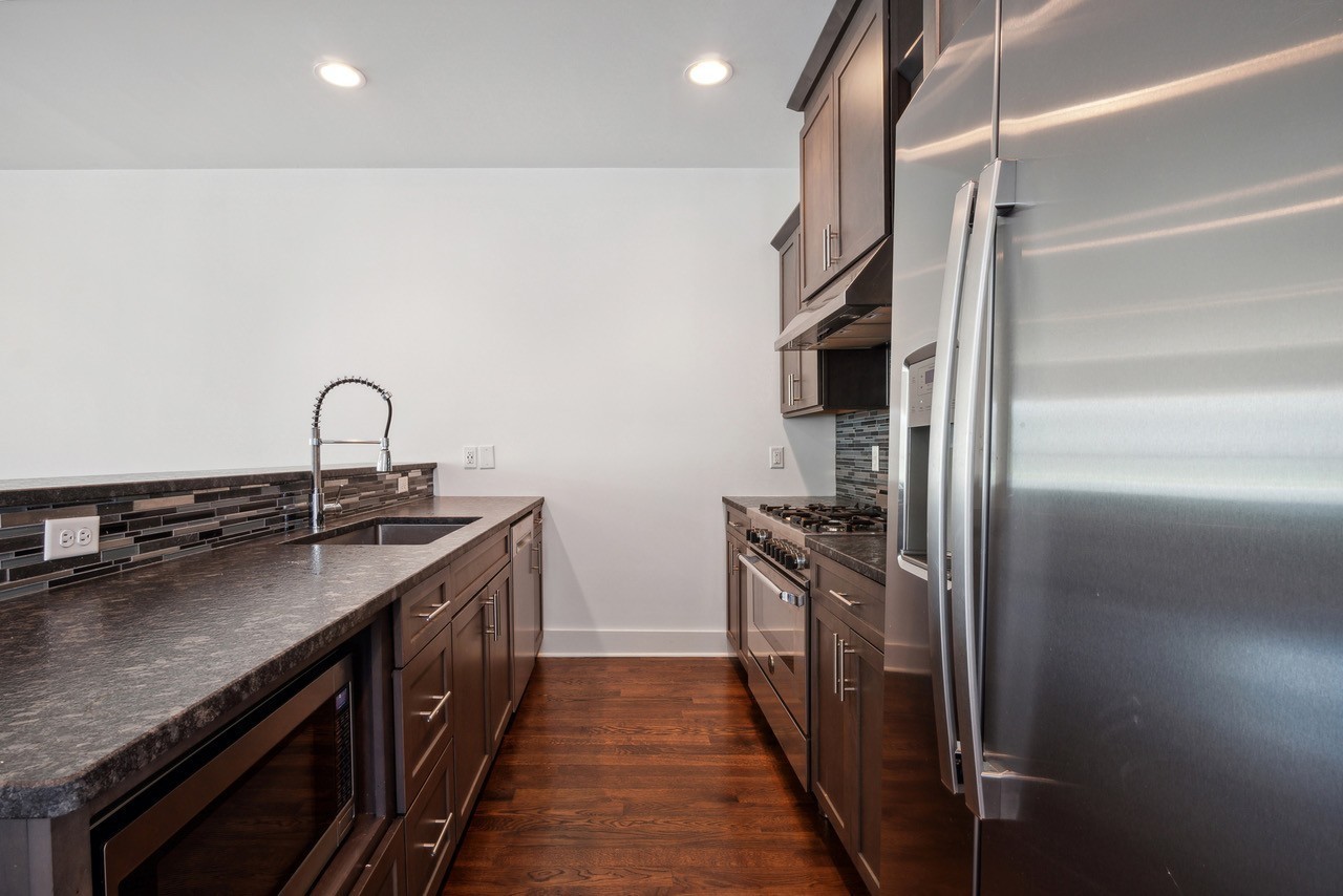 Nashville, Tennessee 37208, United States, 3 Bedrooms Bedrooms, ,3 BathroomsBathrooms,Residential,Active,210203