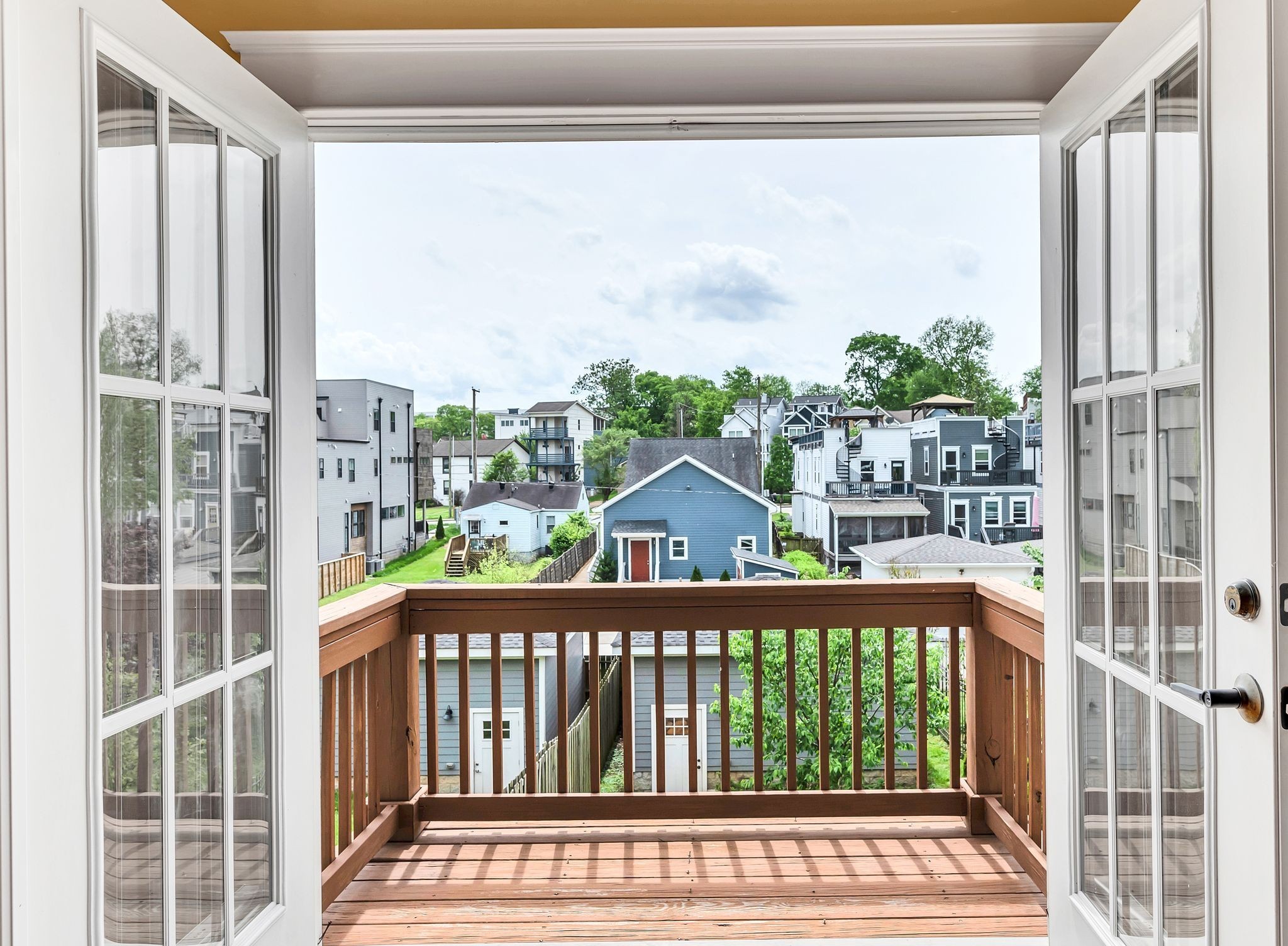 Nashville, Tennessee 37208, United States, 3 Bedrooms Bedrooms, ,3 BathroomsBathrooms,Residential,Active,210203