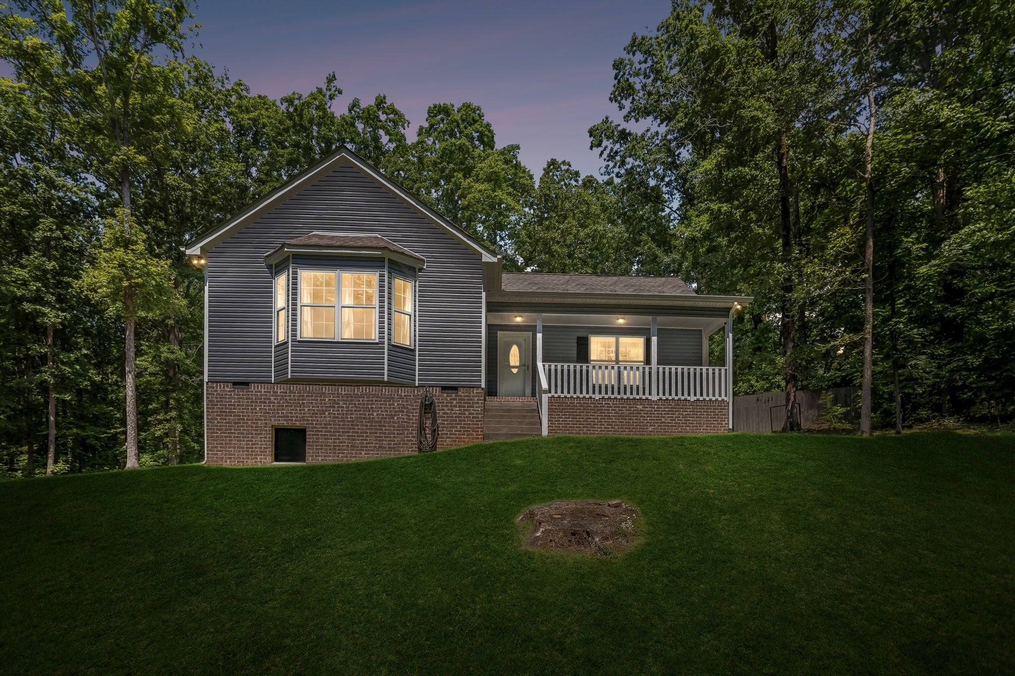 1004 Johnston Dr