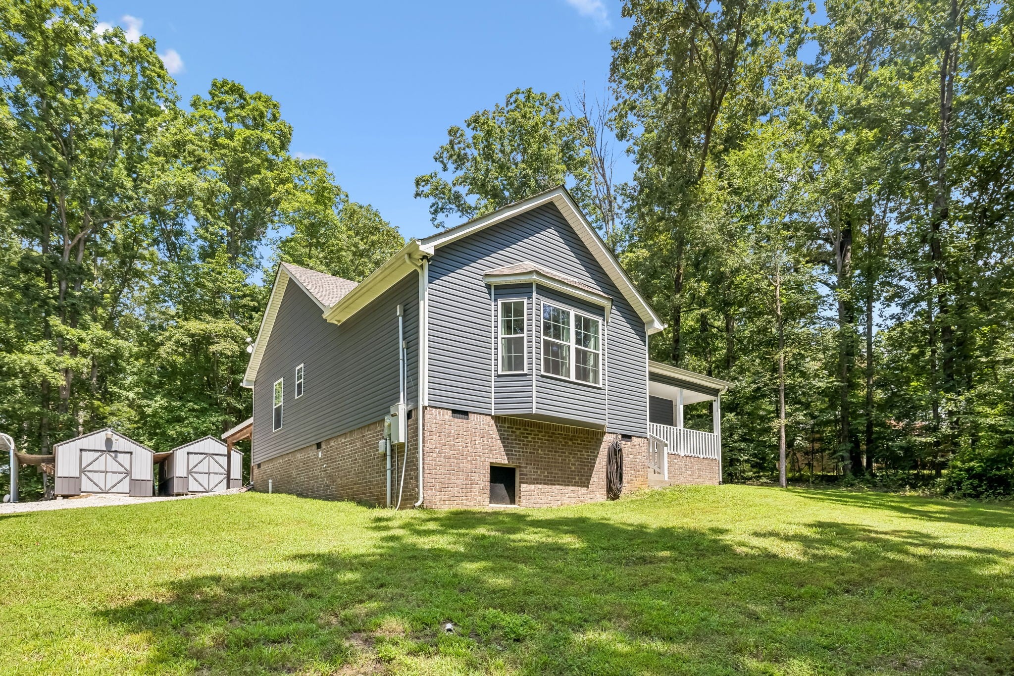 1004 Johnston Dr