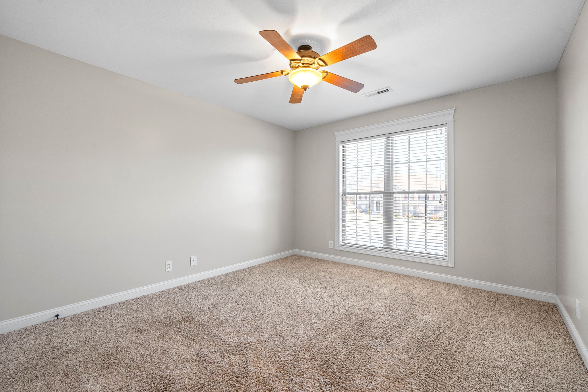 Clarksville, Tennessee 37040, United States, 4 Bedrooms Bedrooms, ,3 BathroomsBathrooms,Residential,Pending,80523