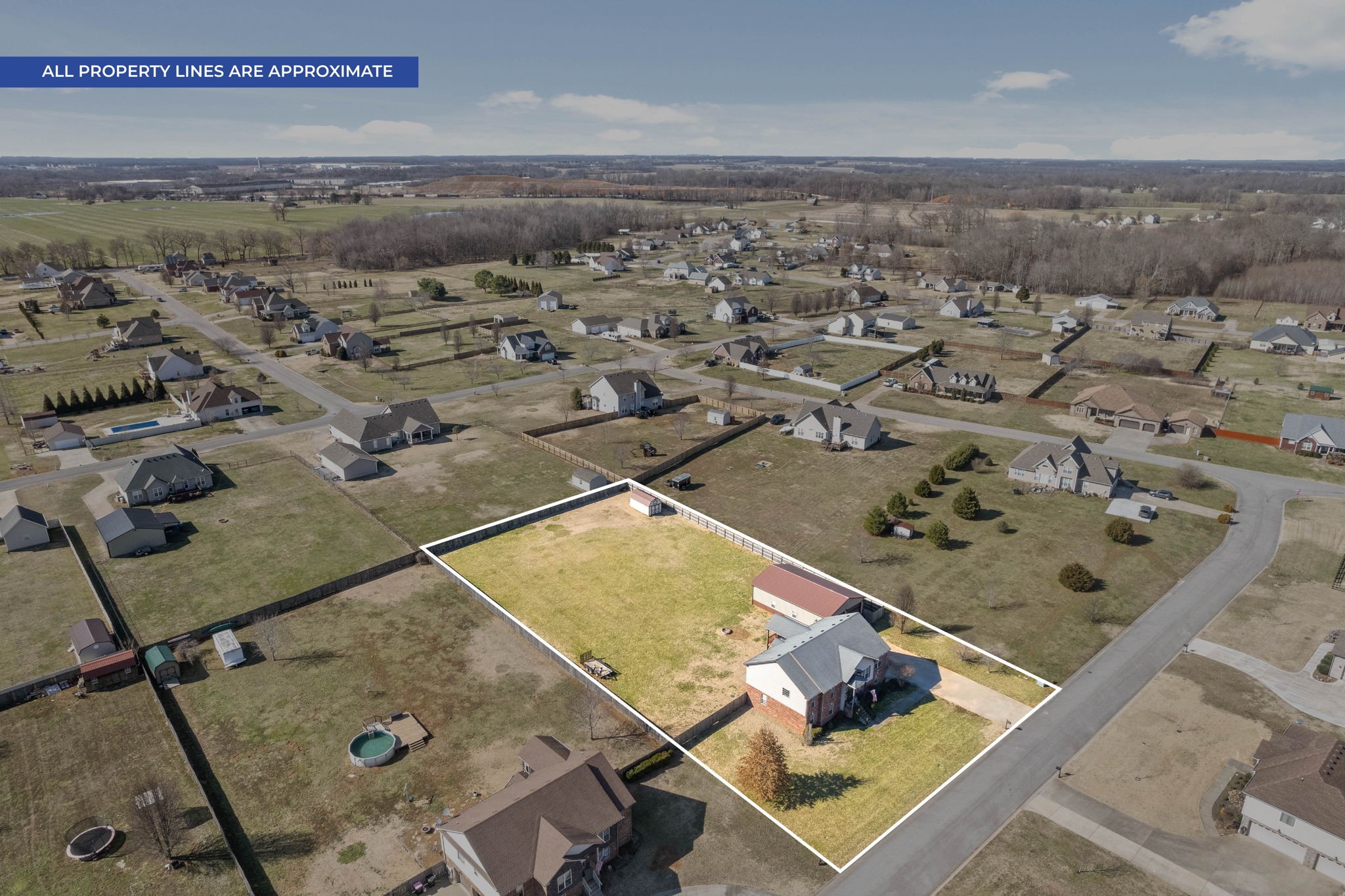 Clarksville, Tennessee 37040, United States, 4 Bedrooms Bedrooms, ,3 BathroomsBathrooms,Residential,Pending,80523