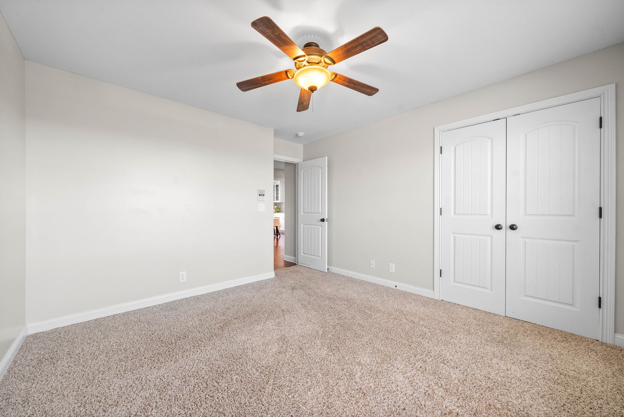 Clarksville, Tennessee 37040, United States, 4 Bedrooms Bedrooms, ,3 BathroomsBathrooms,Residential,Pending,80523