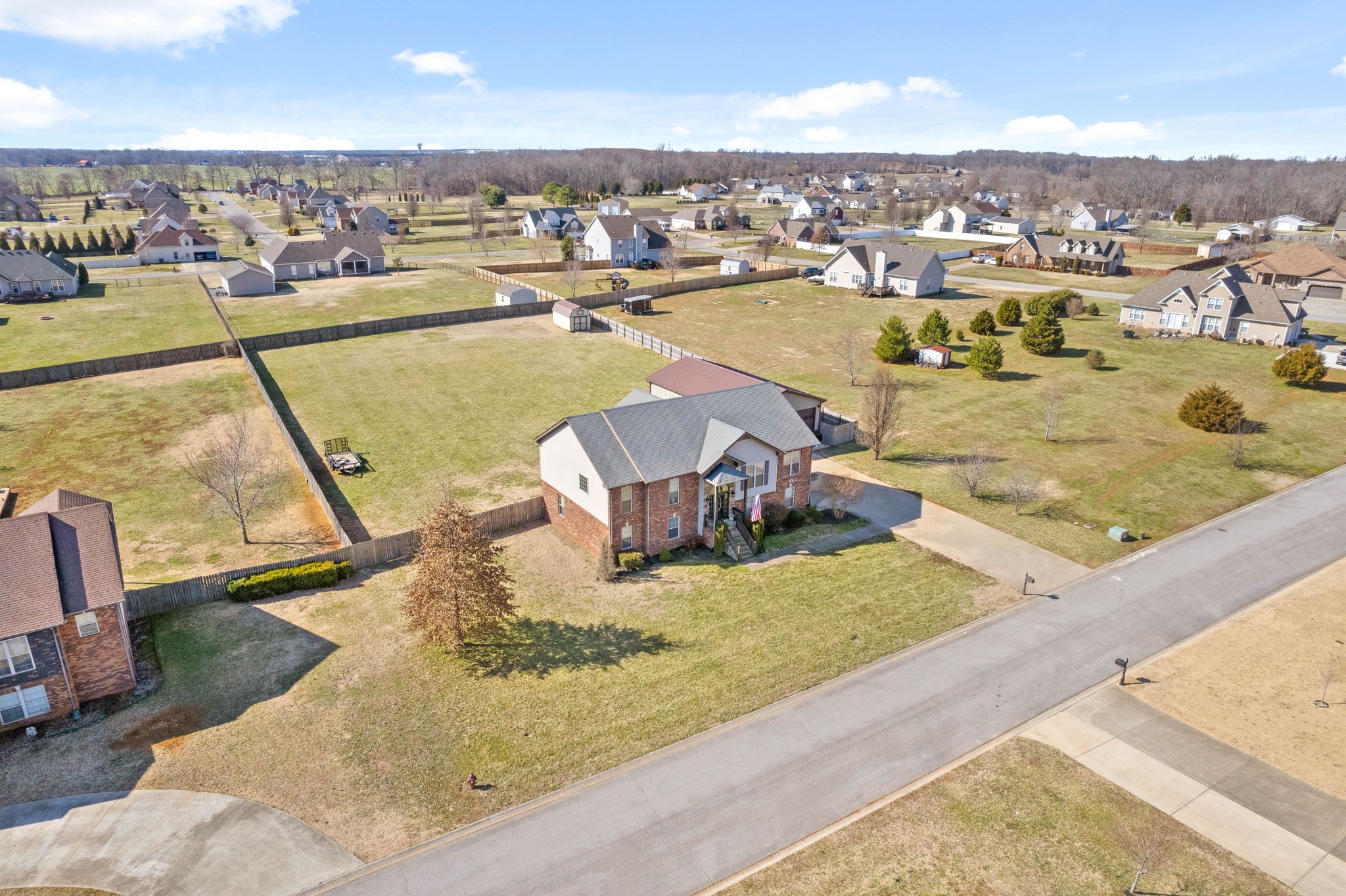 Clarksville, Tennessee 37040, United States, 4 Bedrooms Bedrooms, ,3 BathroomsBathrooms,Residential,Pending,80523