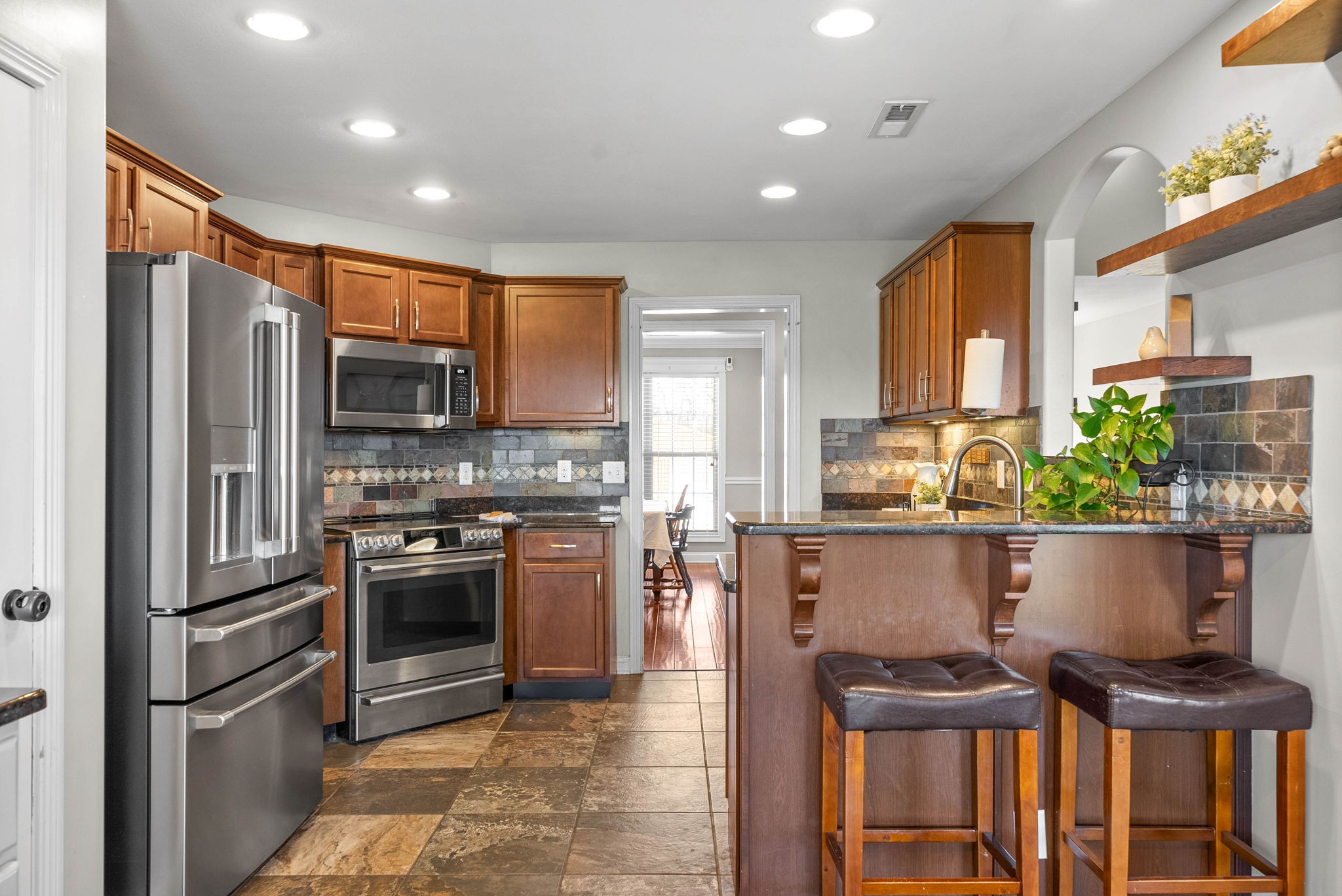 Clarksville, Tennessee 37040, United States, 4 Bedrooms Bedrooms, ,3 BathroomsBathrooms,Residential,Pending,80523