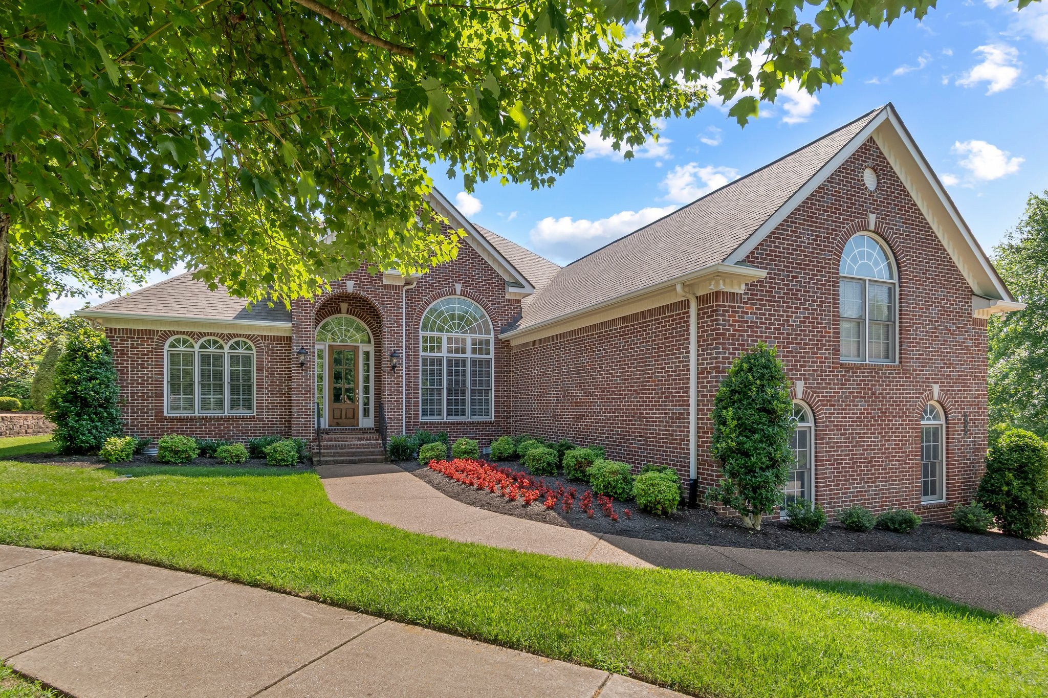 494 Beauchamp Cir