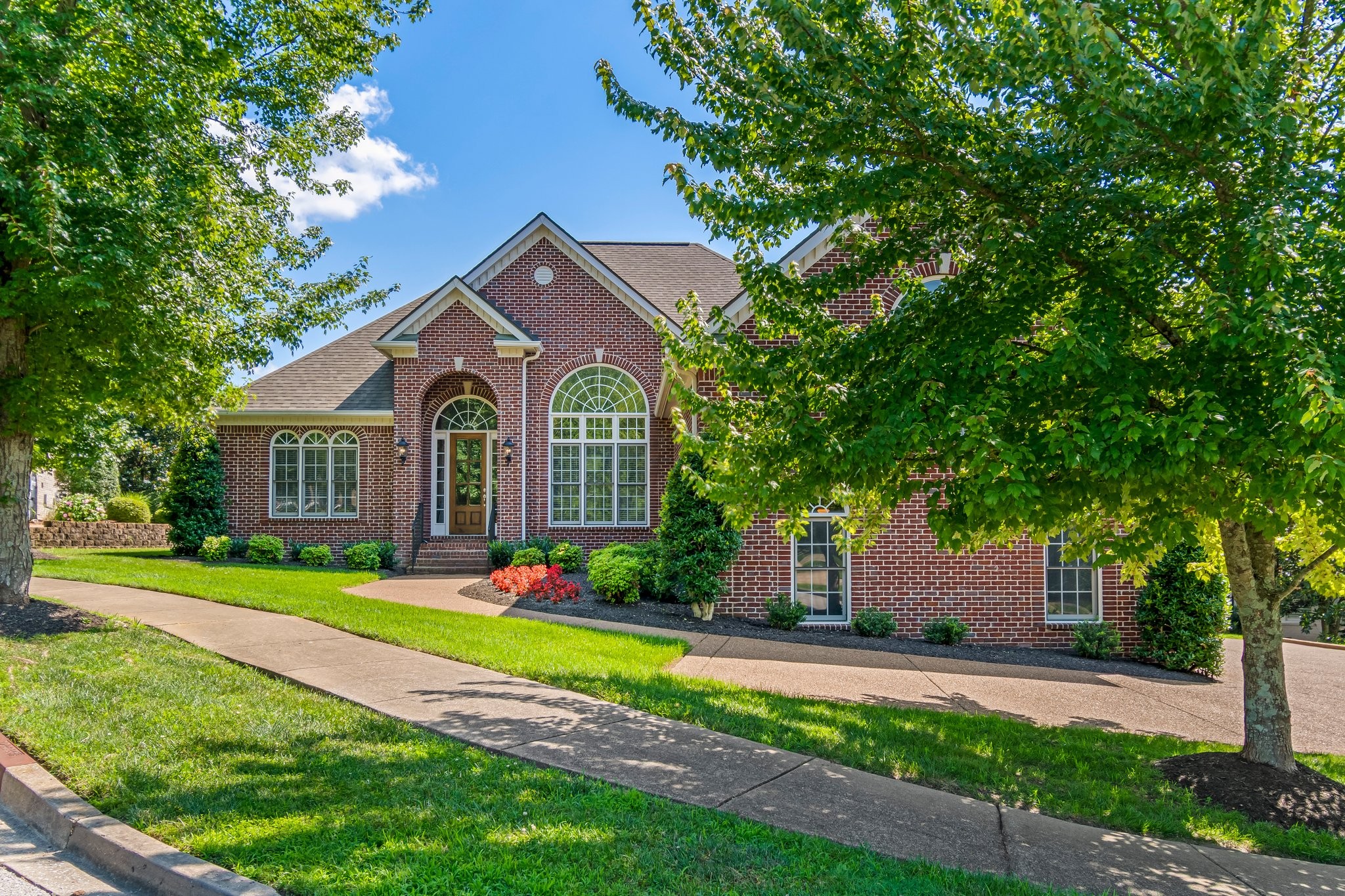 494 Beauchamp Cir