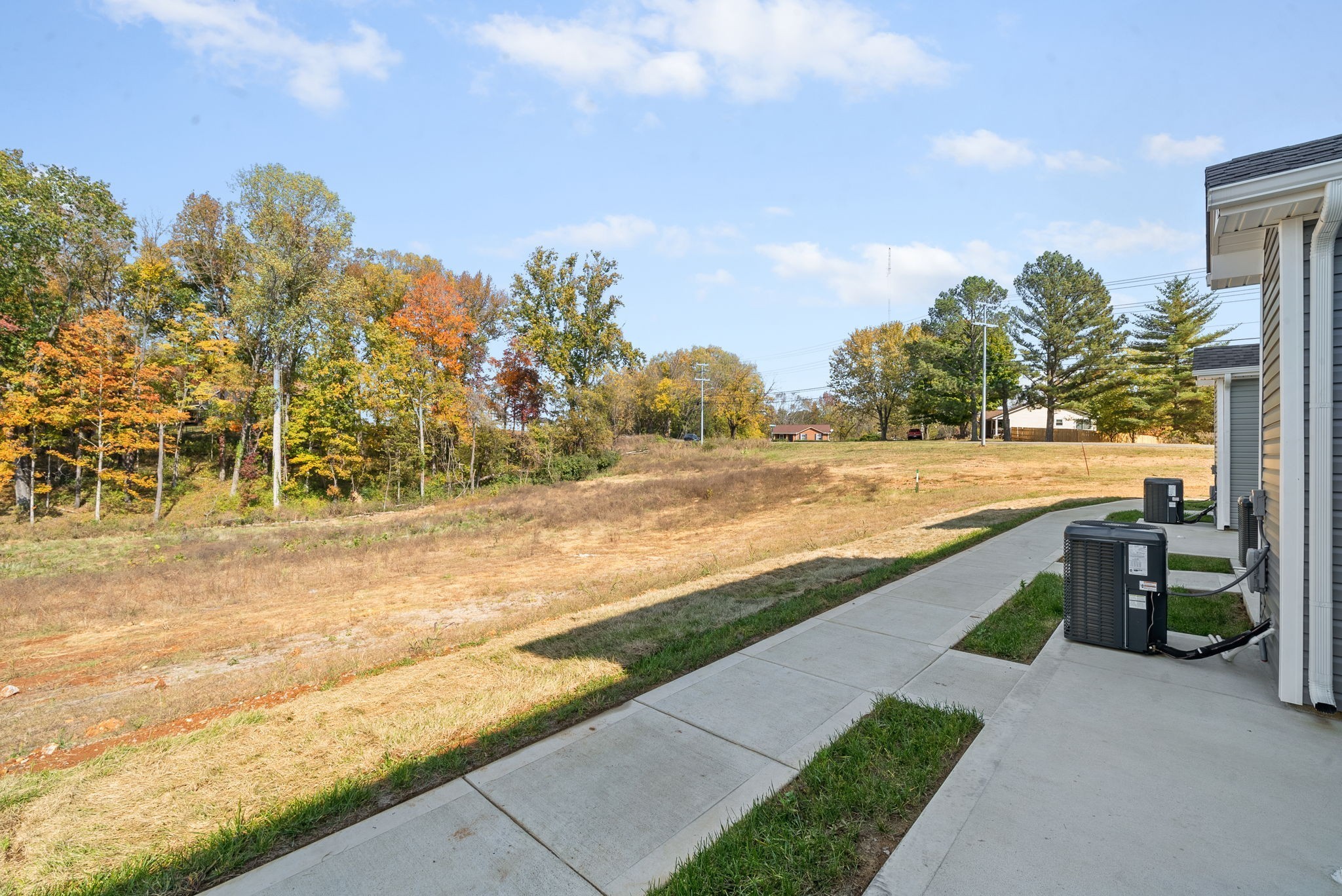 Clarksville, Tennessee 37043, United States, 2 Bedrooms Bedrooms, ,3 BathroomsBathrooms,Residential,Active,142736