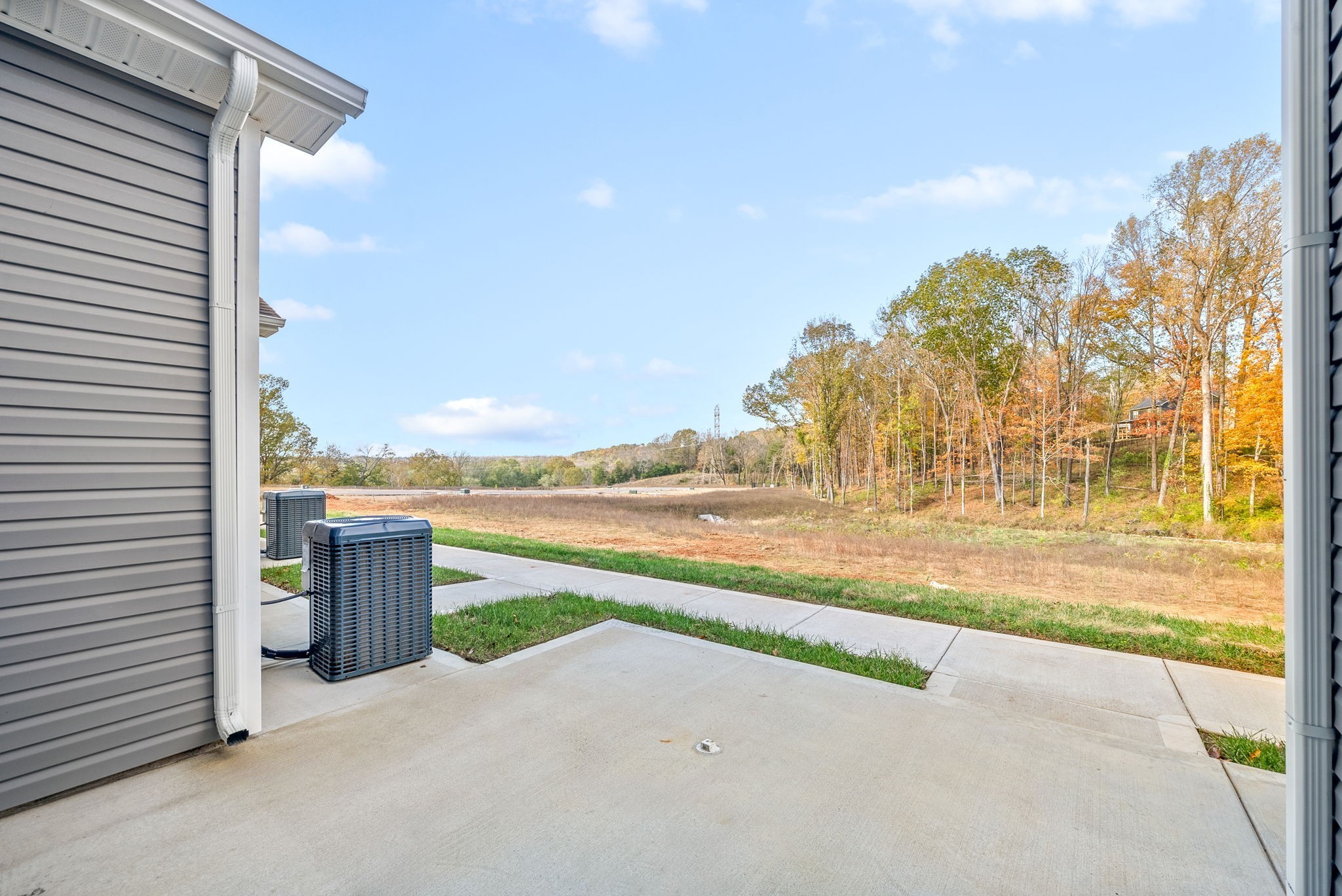 Clarksville, Tennessee 37043, United States, 2 Bedrooms Bedrooms, ,3 BathroomsBathrooms,Residential,Active,142736