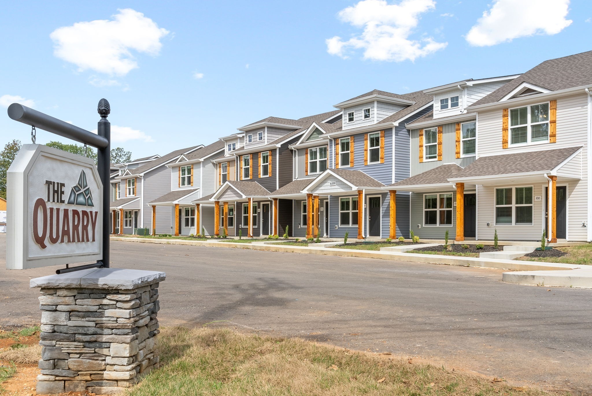 Clarksville, Tennessee 37043, United States, 2 Bedrooms Bedrooms, ,3 BathroomsBathrooms,Residential,Active,142736