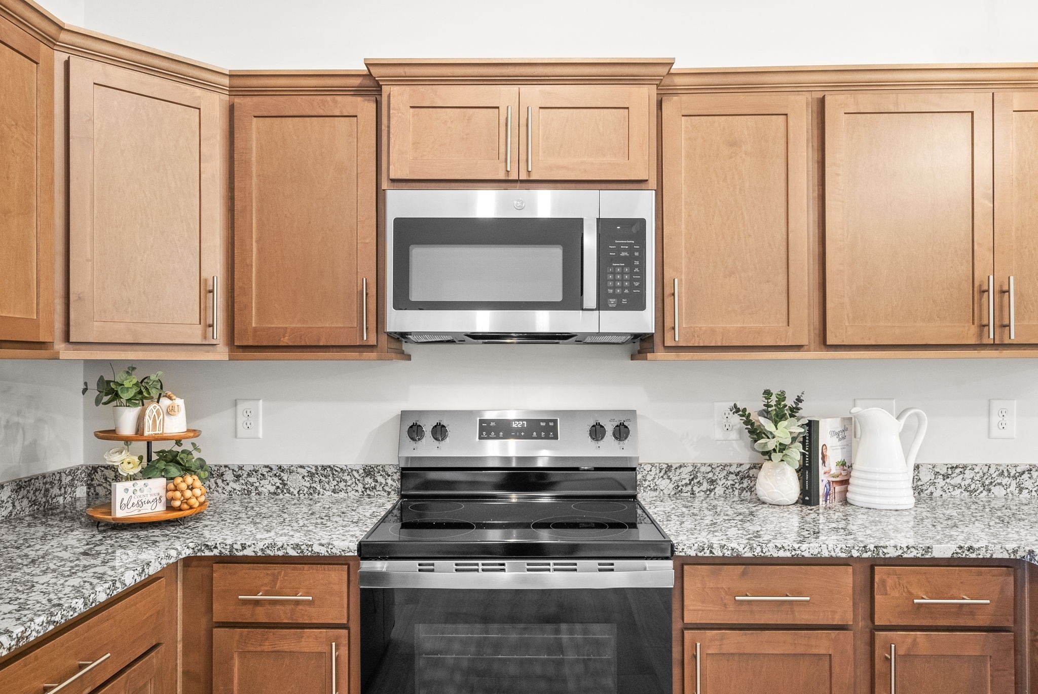 Clarksville, Tennessee 37043, United States, 2 Bedrooms Bedrooms, ,3 BathroomsBathrooms,Residential,Active,142736