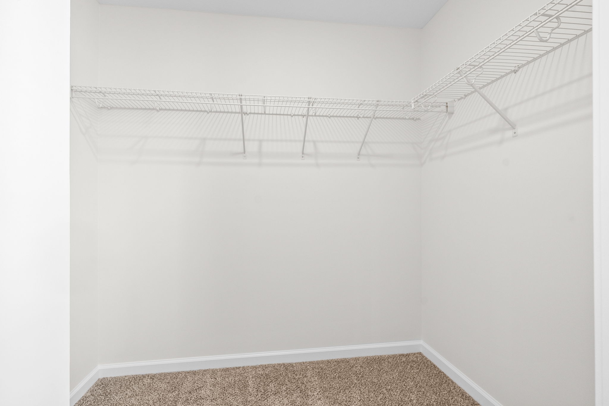 Clarksville, Tennessee 37043, United States, 2 Bedrooms Bedrooms, ,3 BathroomsBathrooms,Residential,Active,142736