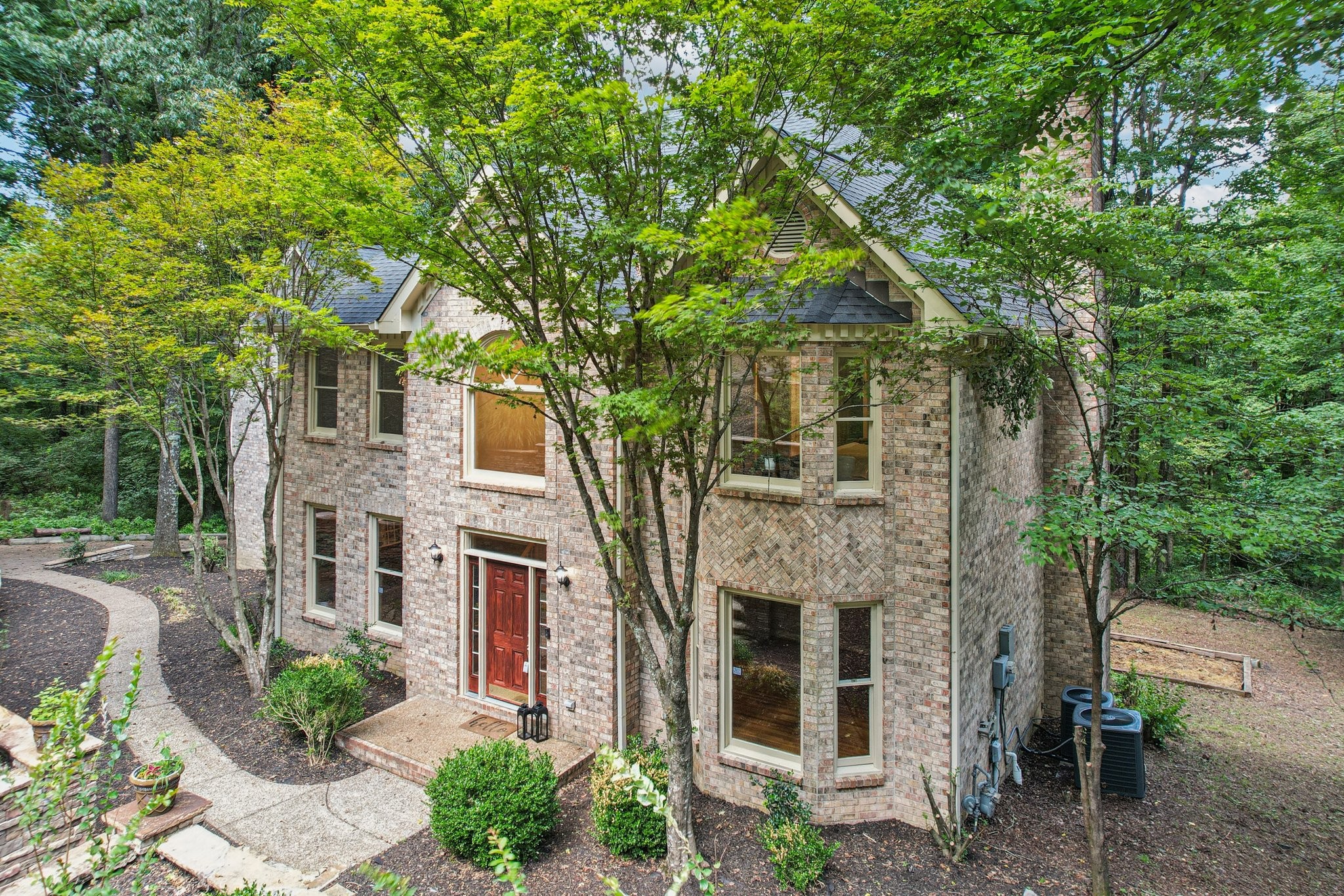 7010 Willowick Dr