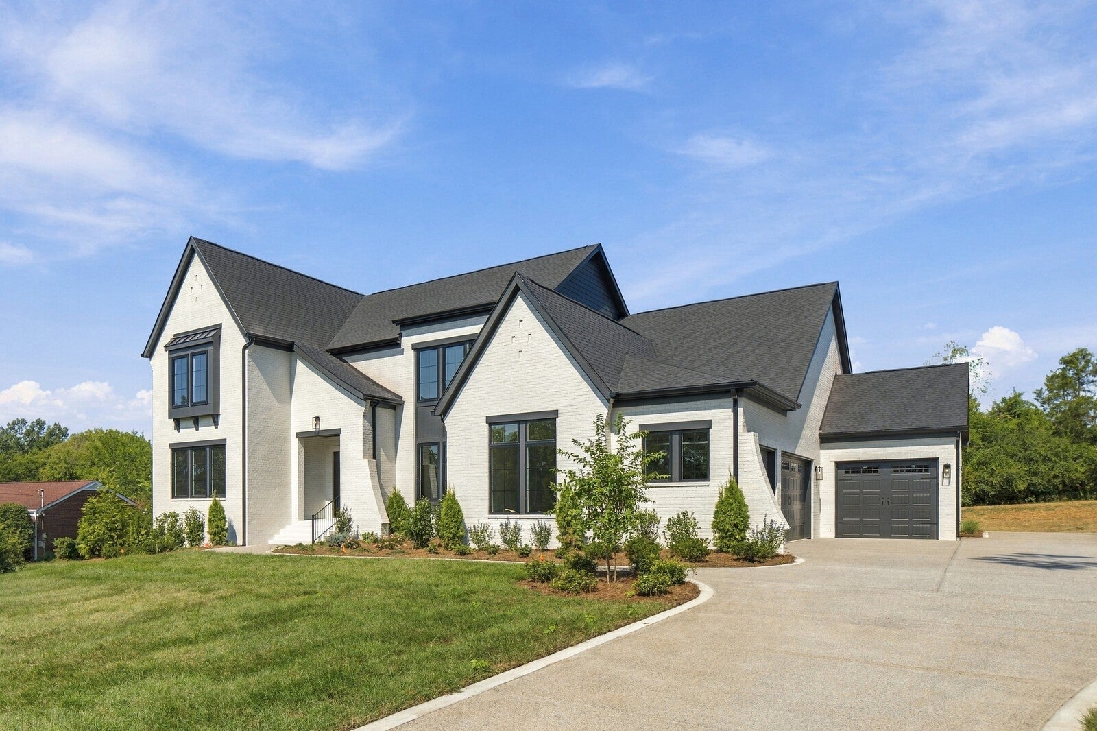 713 Adkisson Ln