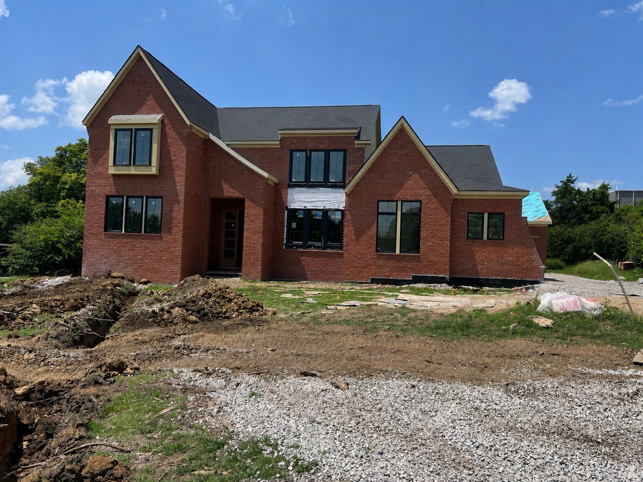 713 Adkisson Ln