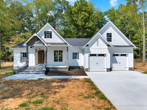 511 Woods Lake Rd Decherd TN 37324