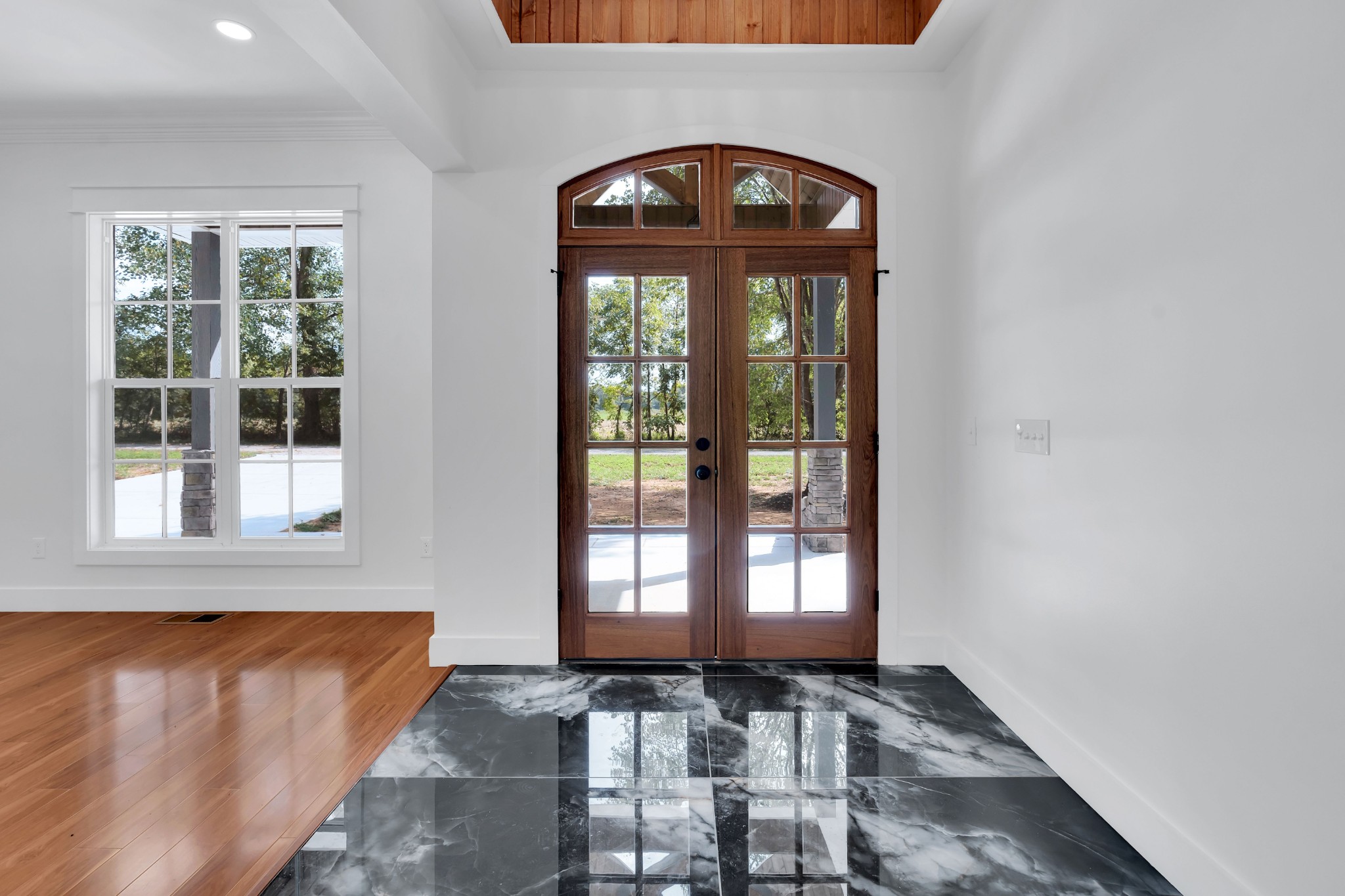 511 Woods Lake Rd