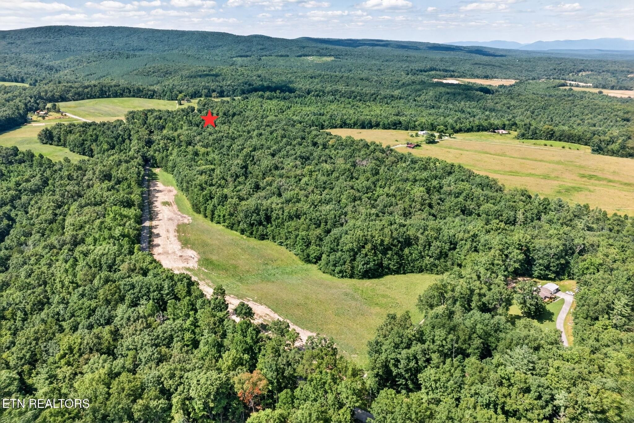 11 Smith Mountain Rd