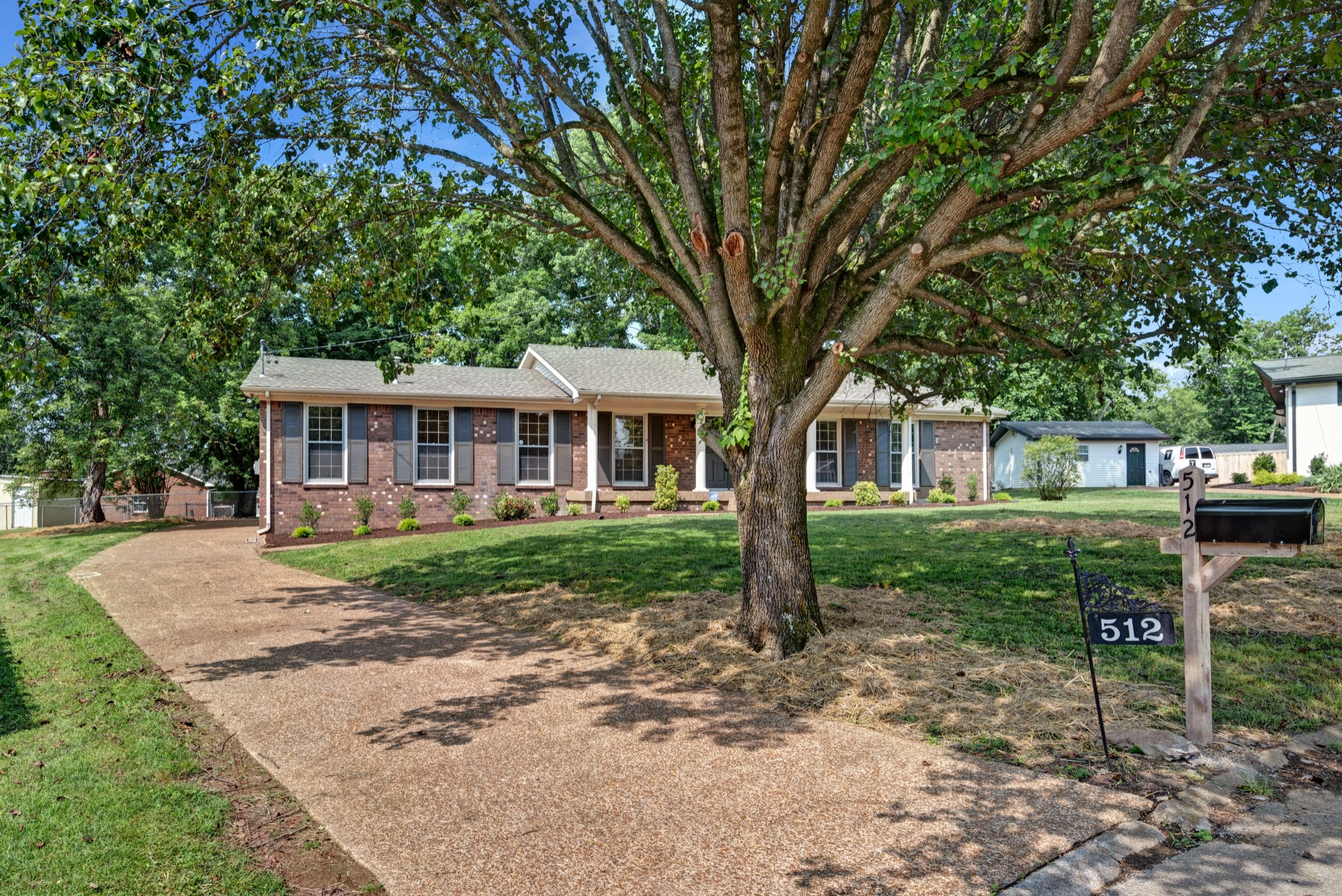 512 Saint Paul Ct