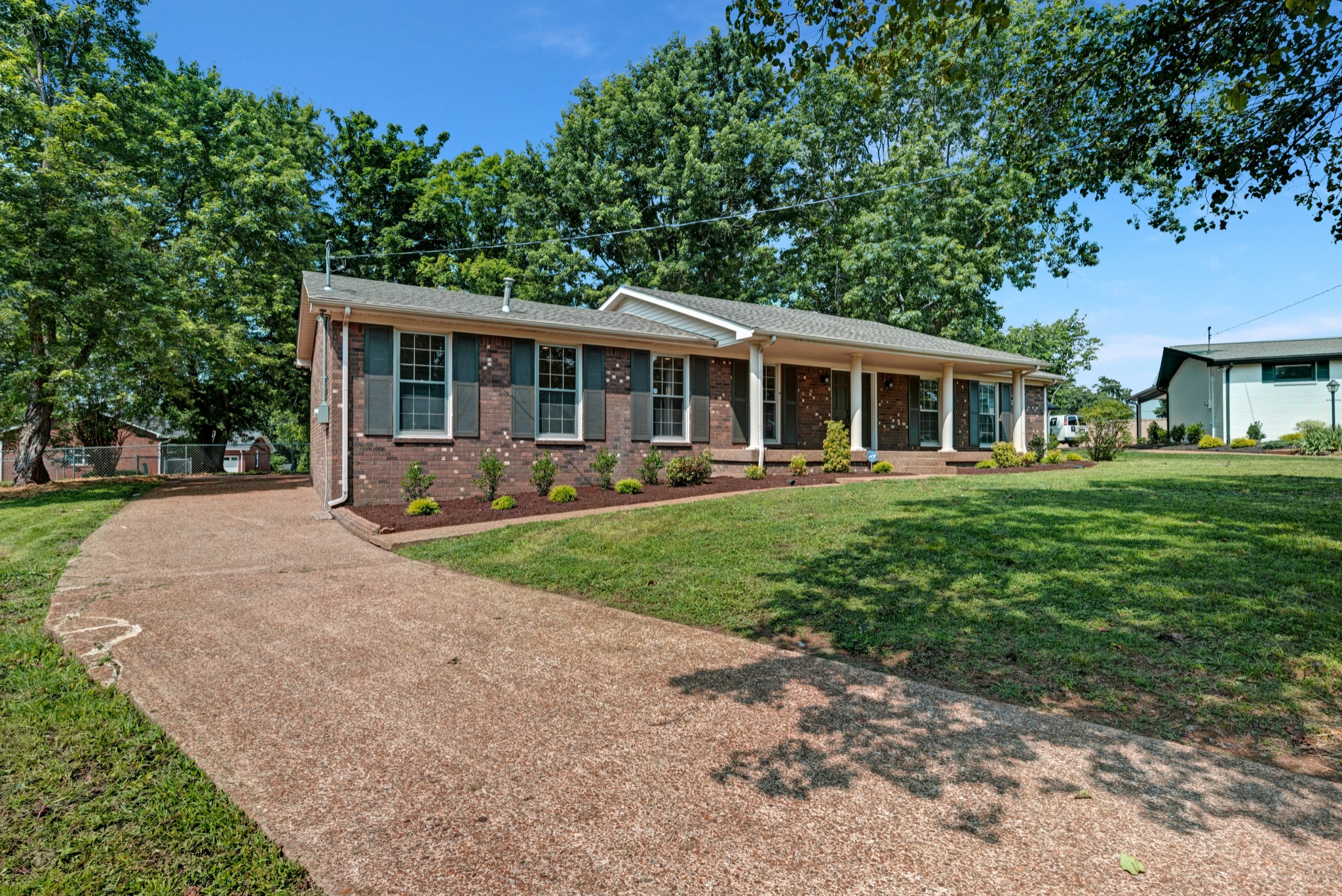 512 Saint Paul Ct