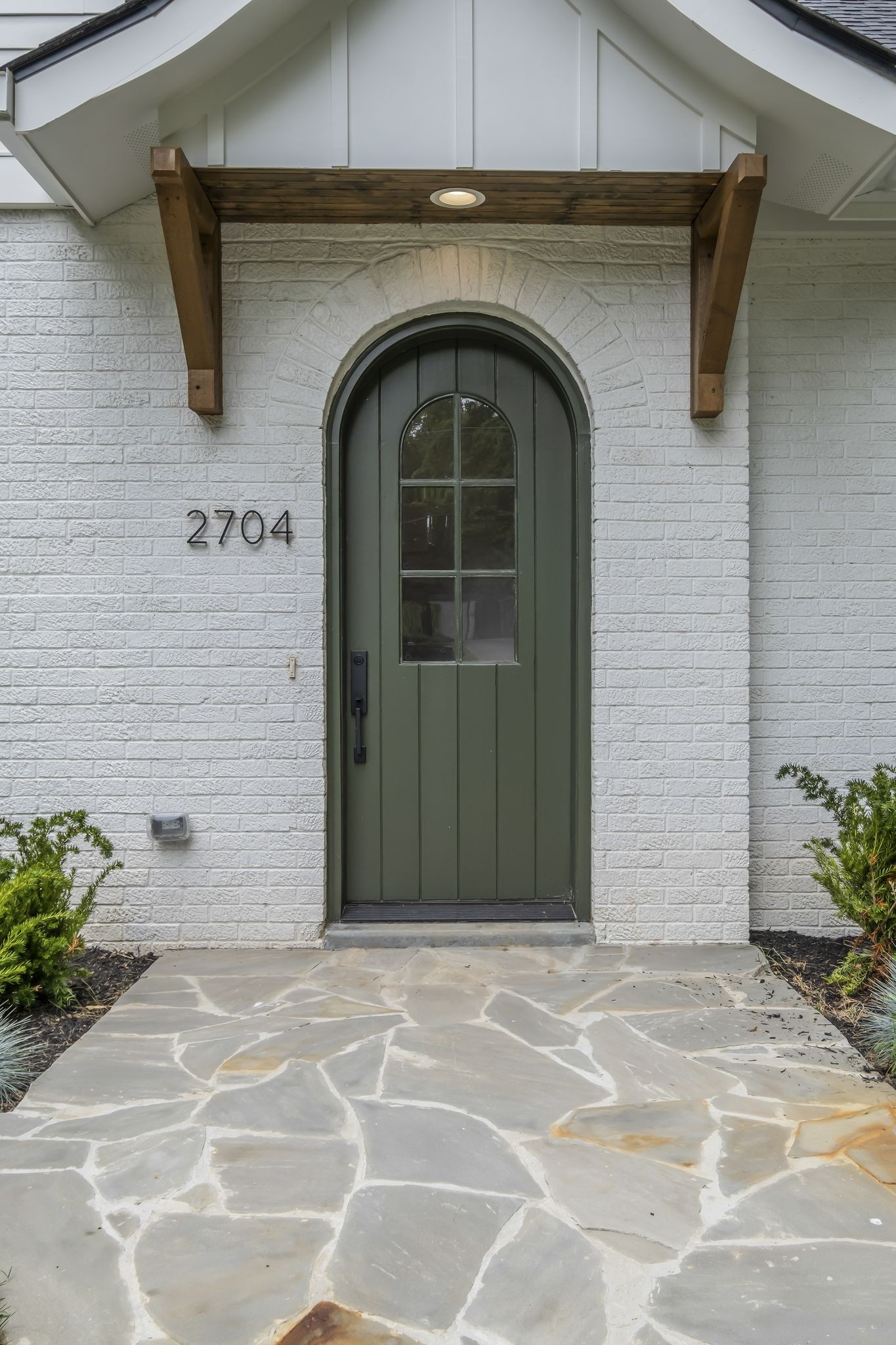 2704 Westwood Ave