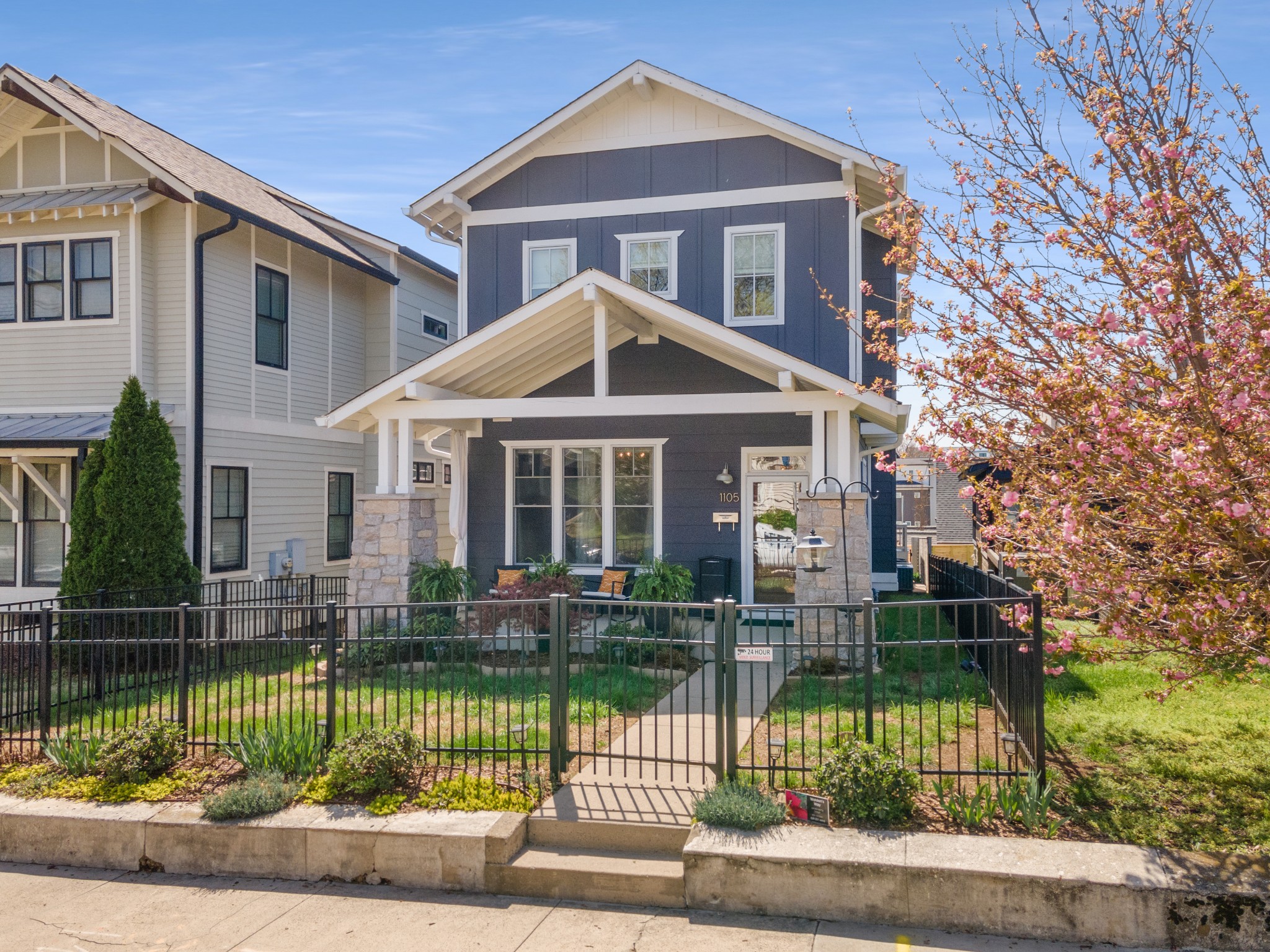 1105 Lawrence Ave