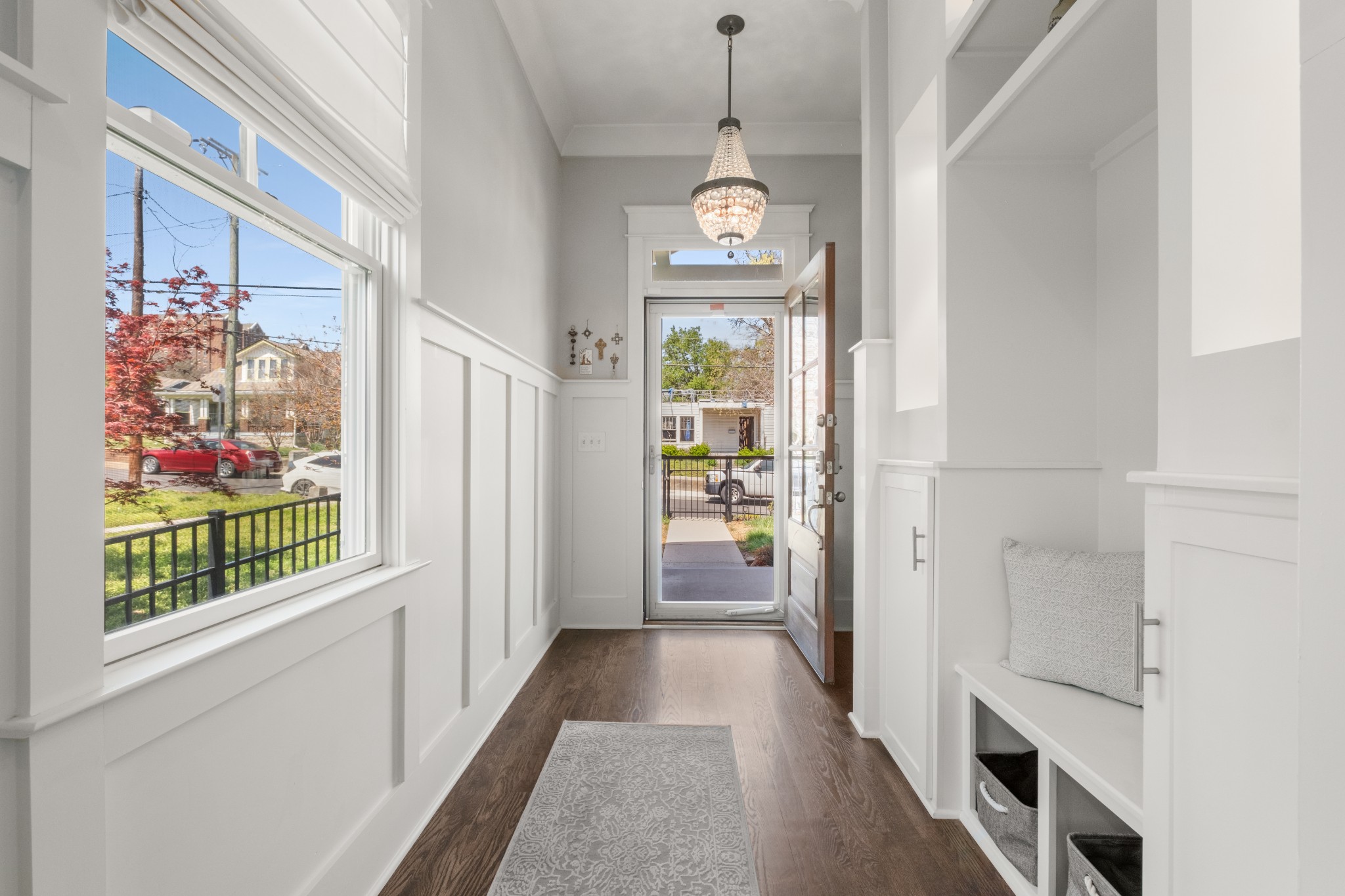 1105 Lawrence Ave