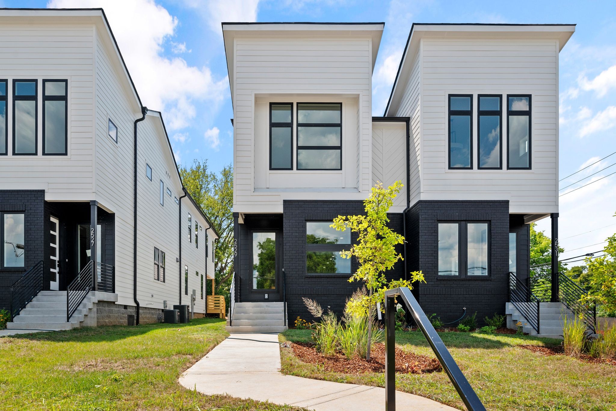 2529 W Heiman St