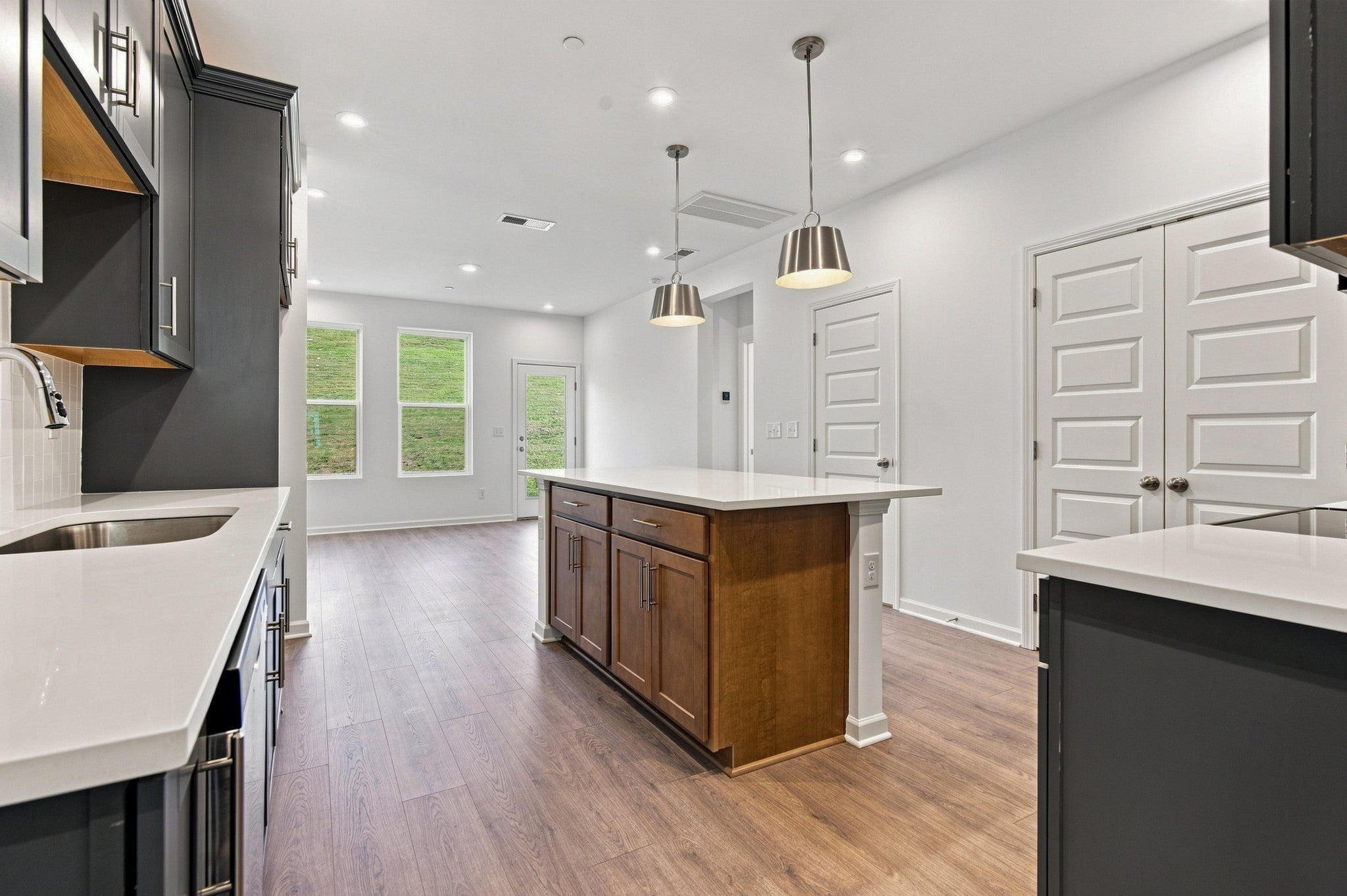 638 Club View Way