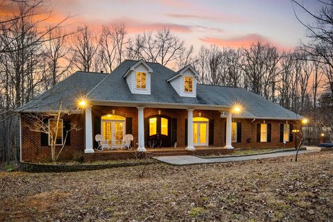 120 Dunrobin Ct Sparta TN 38583