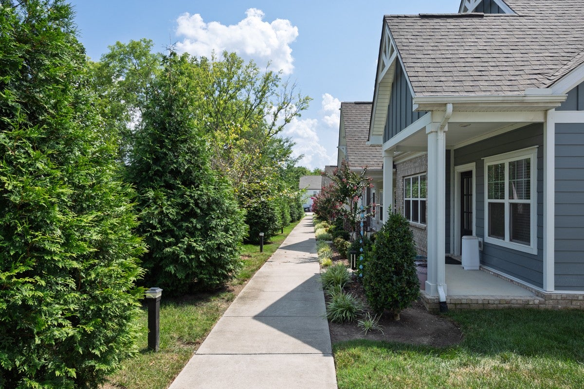132 Kings Knoll Blvd