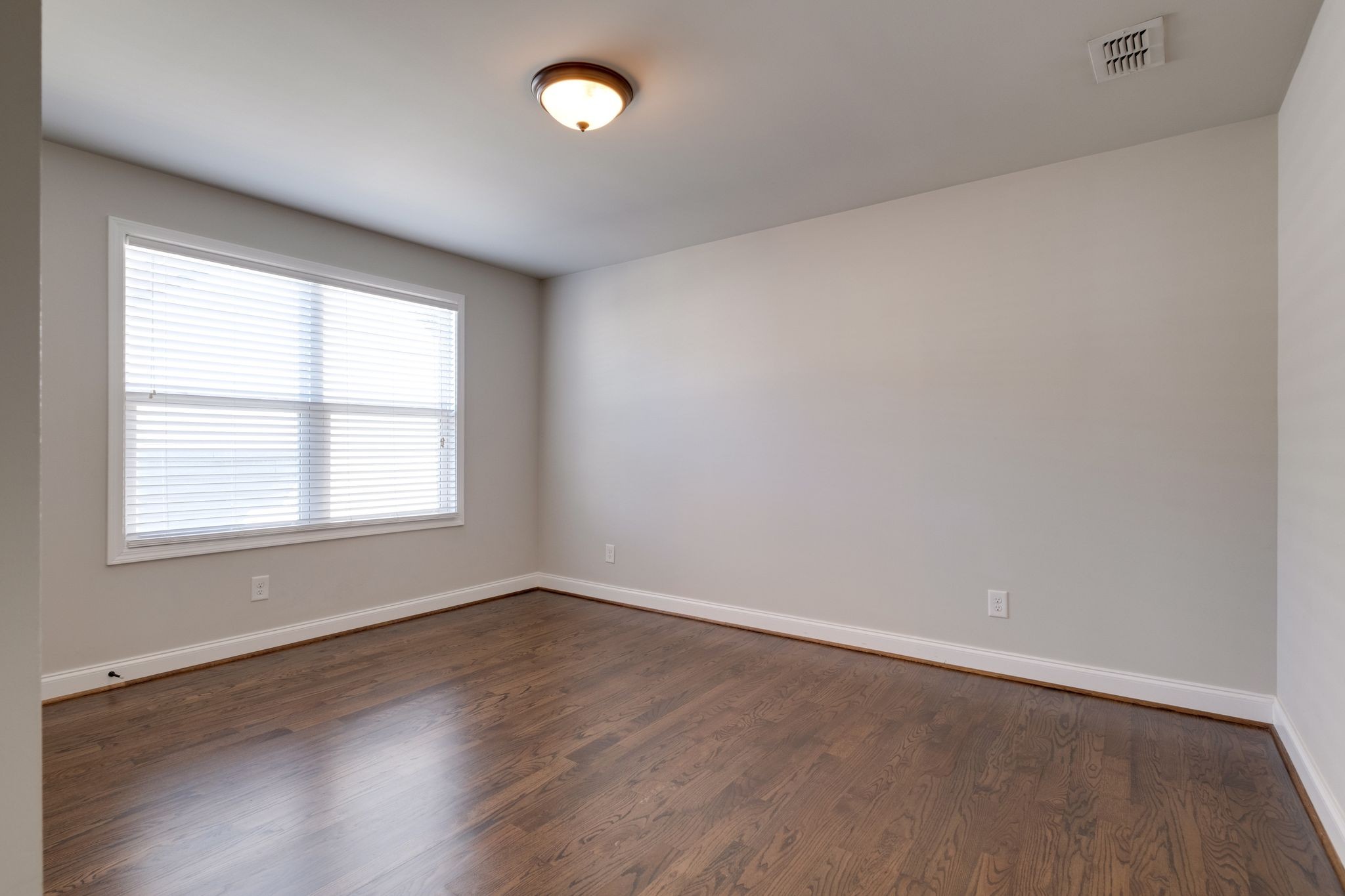 Nashville, Tennessee 37214, United States, 4 Bedrooms Bedrooms, ,4 BathroomsBathrooms,Residential,Active,5407