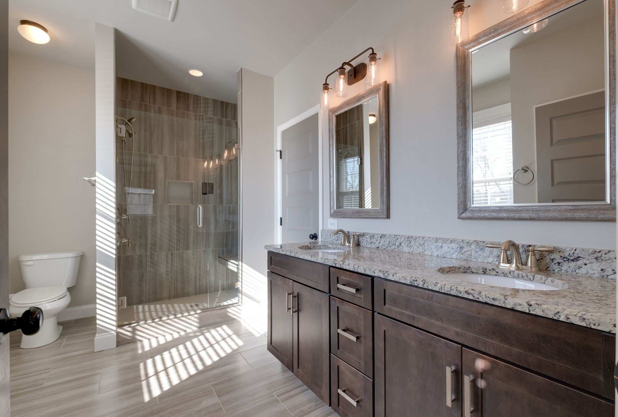 Nashville, Tennessee 37214, United States, 4 Bedrooms Bedrooms, ,4 BathroomsBathrooms,Residential,Active,5407