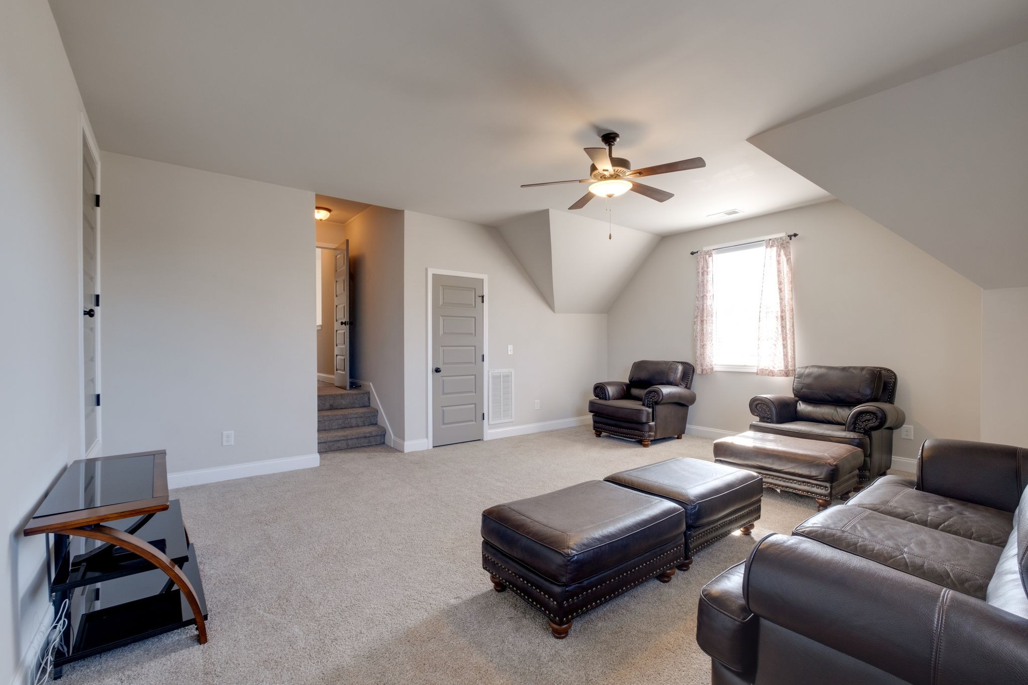 Nashville, Tennessee 37214, United States, 4 Bedrooms Bedrooms, ,4 BathroomsBathrooms,Residential,Active,5407