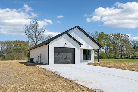 190 Green Meadow Dr Smithville TN 37166