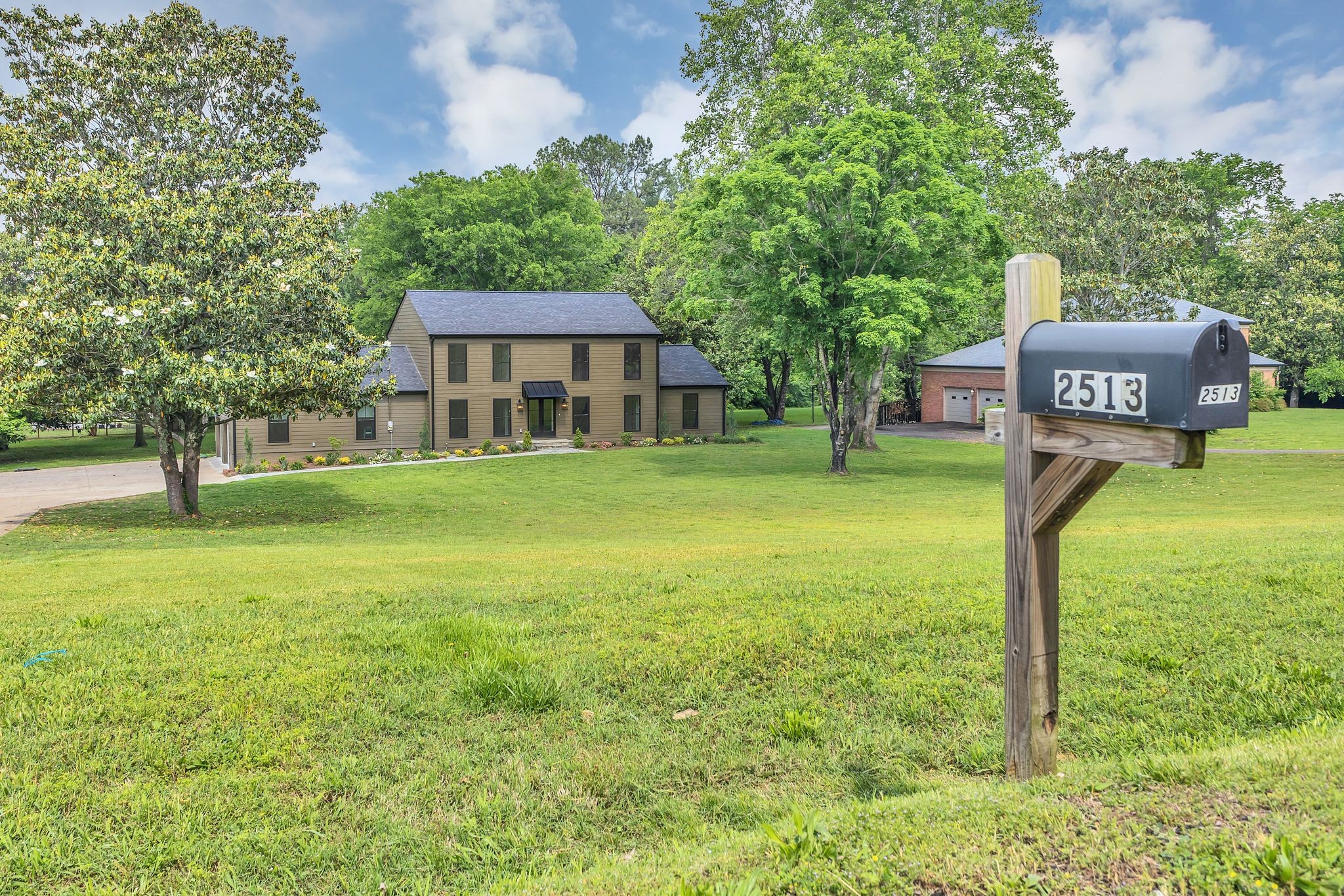 2513 Hillsboro Road