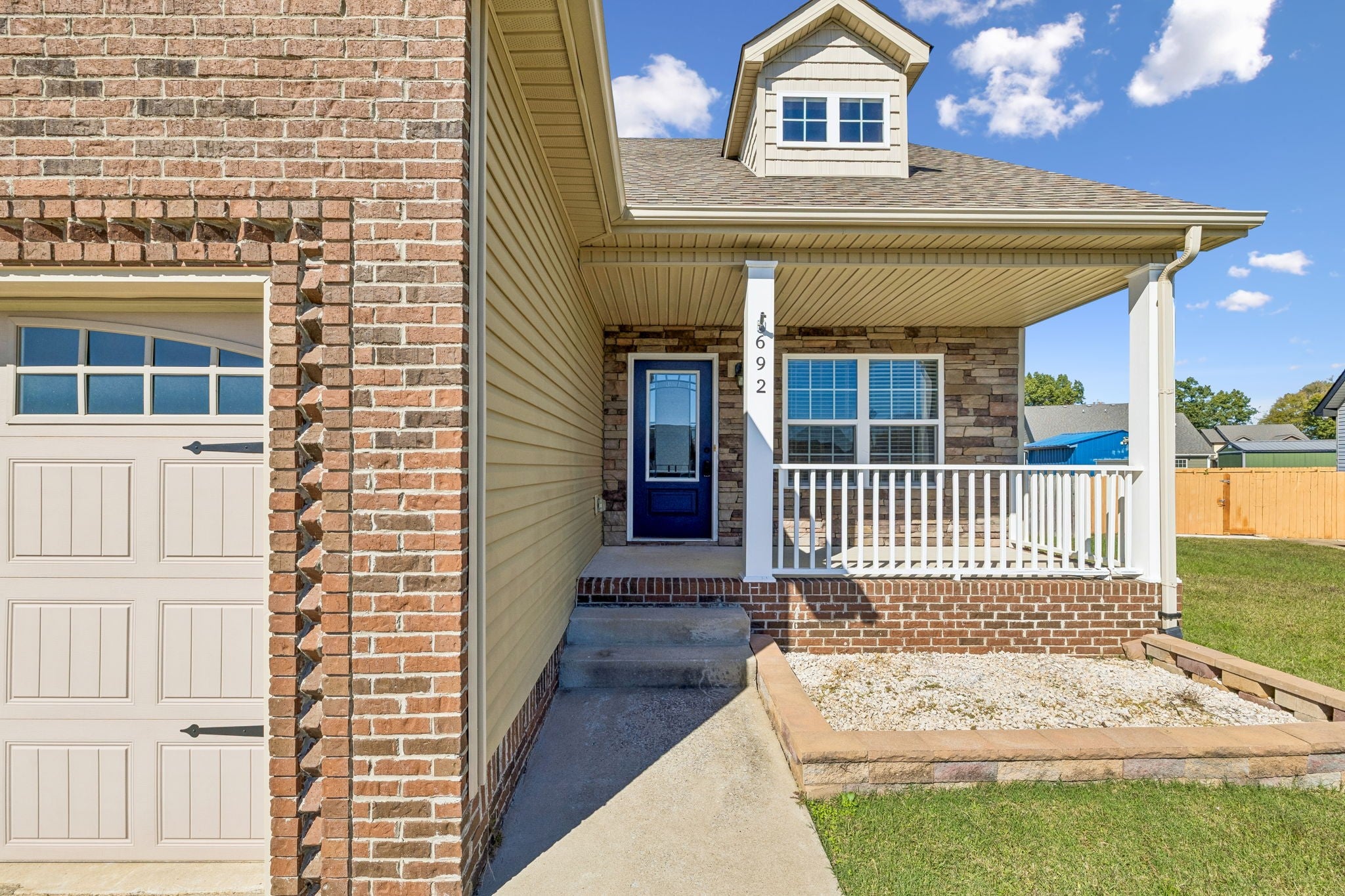 692 Crestone Ct