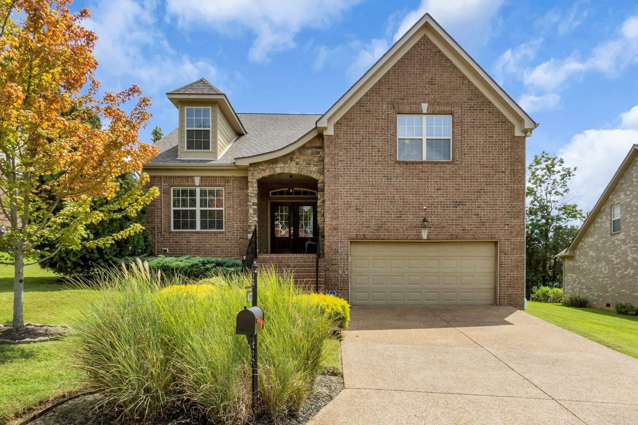 4127 Oakstone Dr