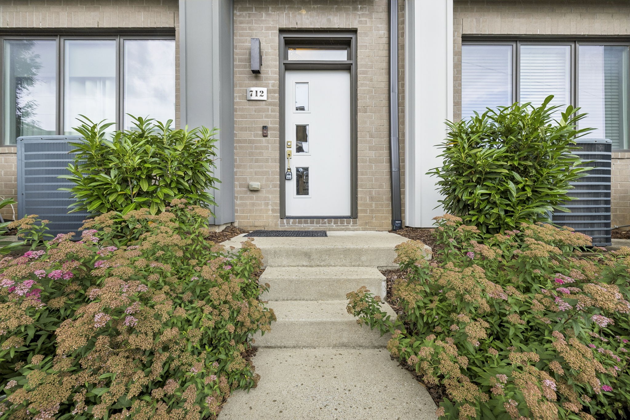 712 Melpark Dr
