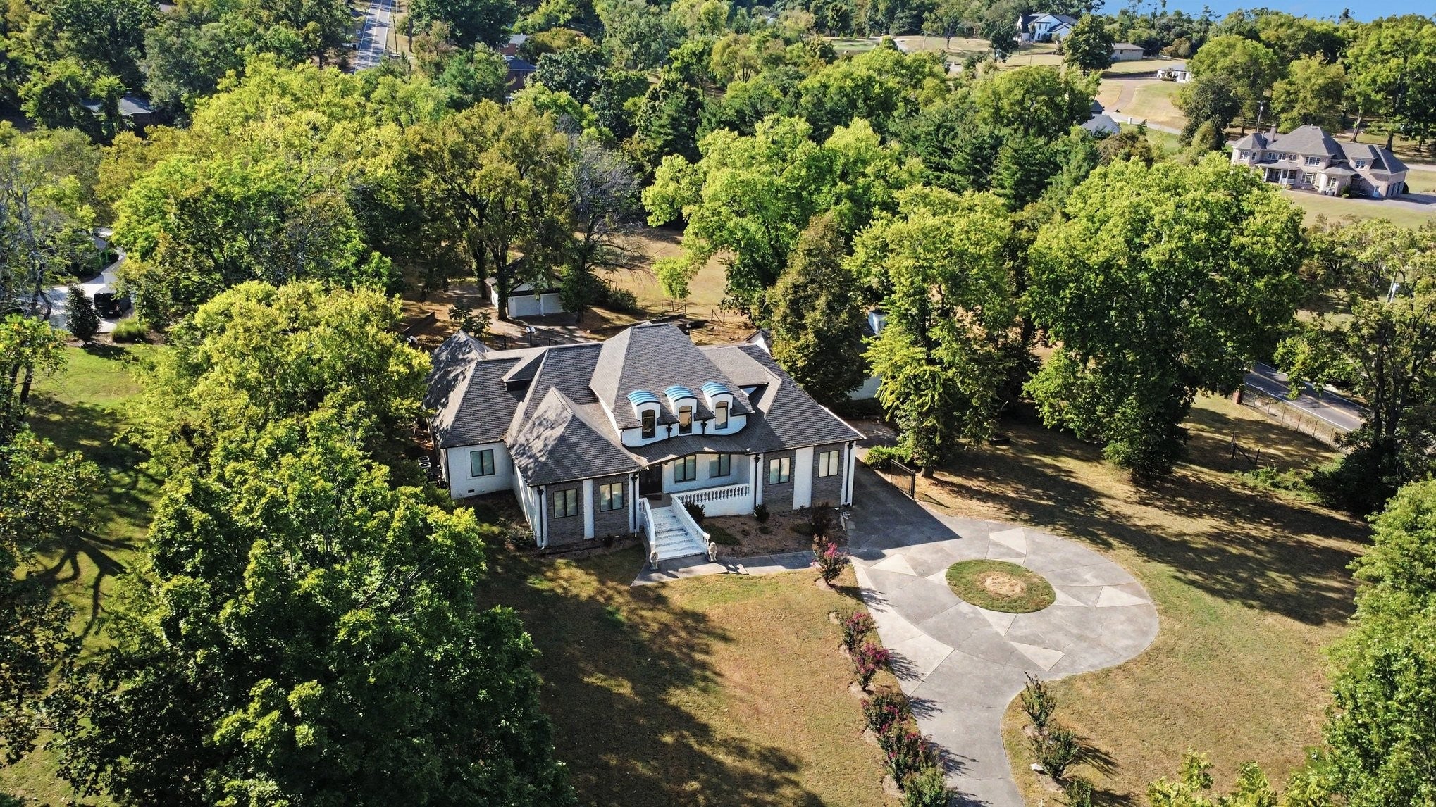 5045 Franklin Pike