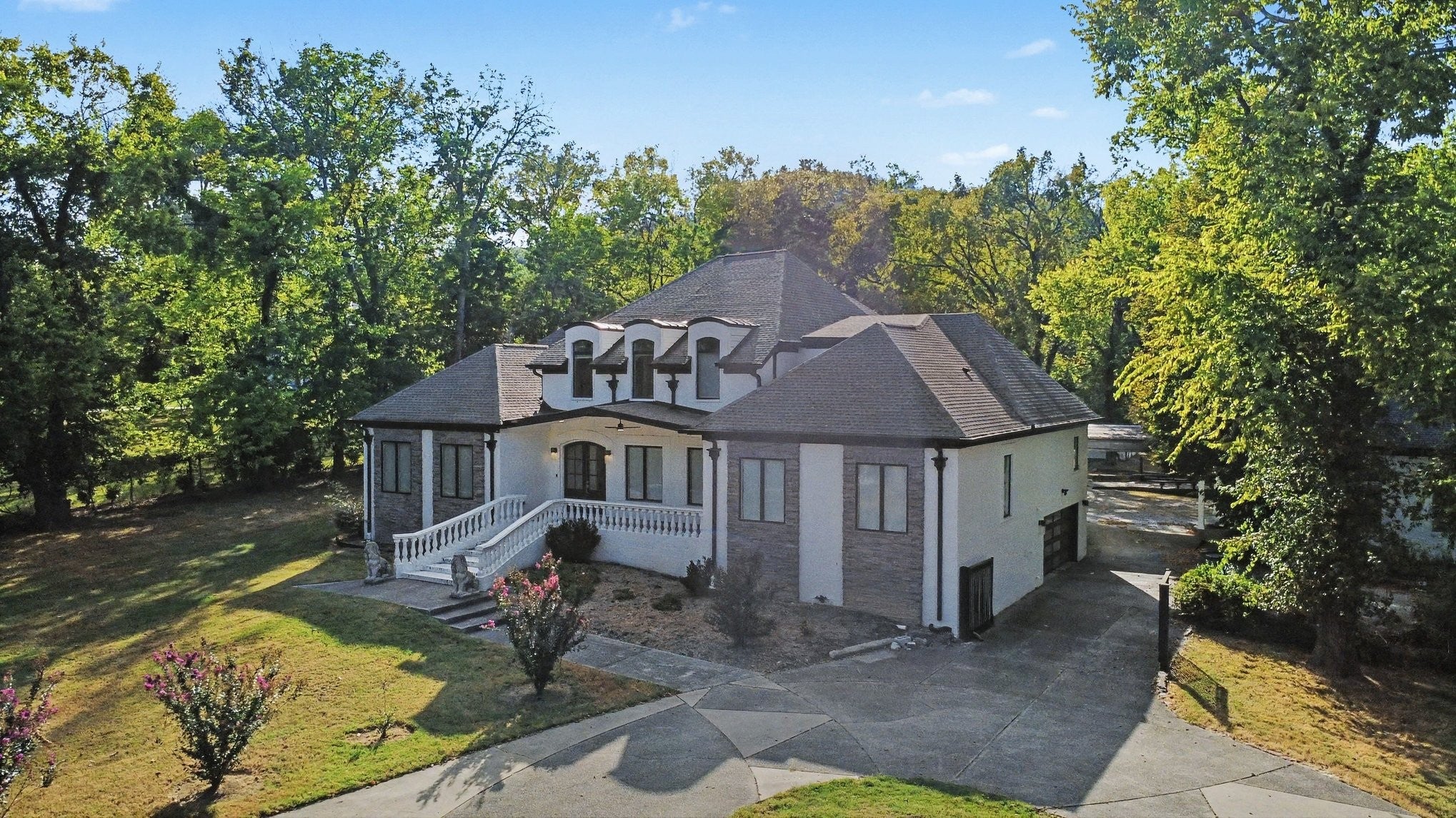 5045 Franklin Pike