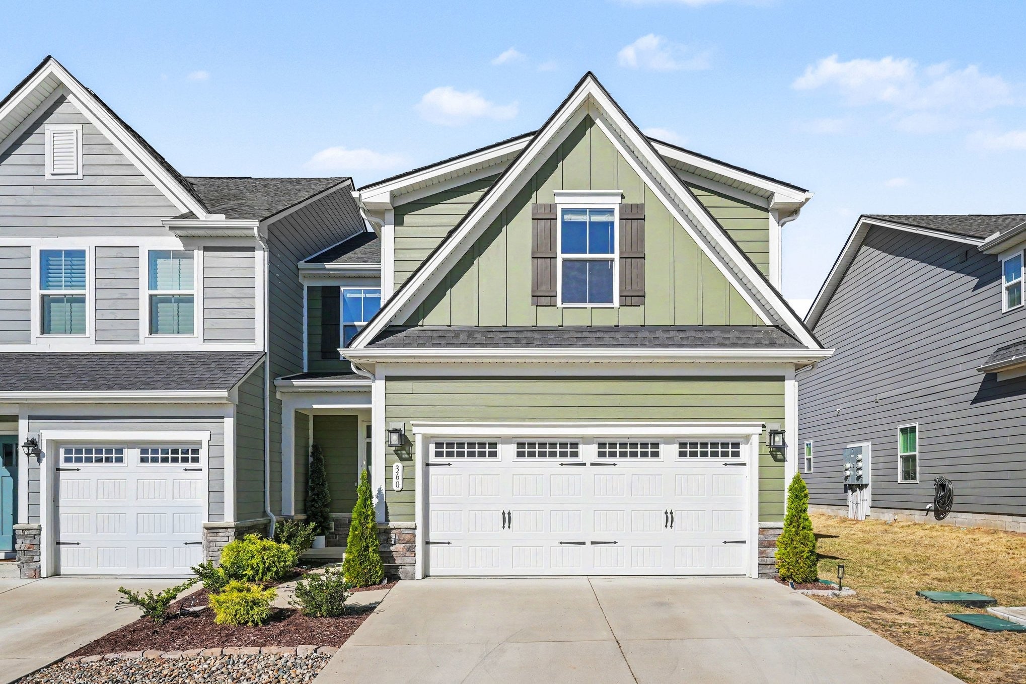 360 Camargue Ct