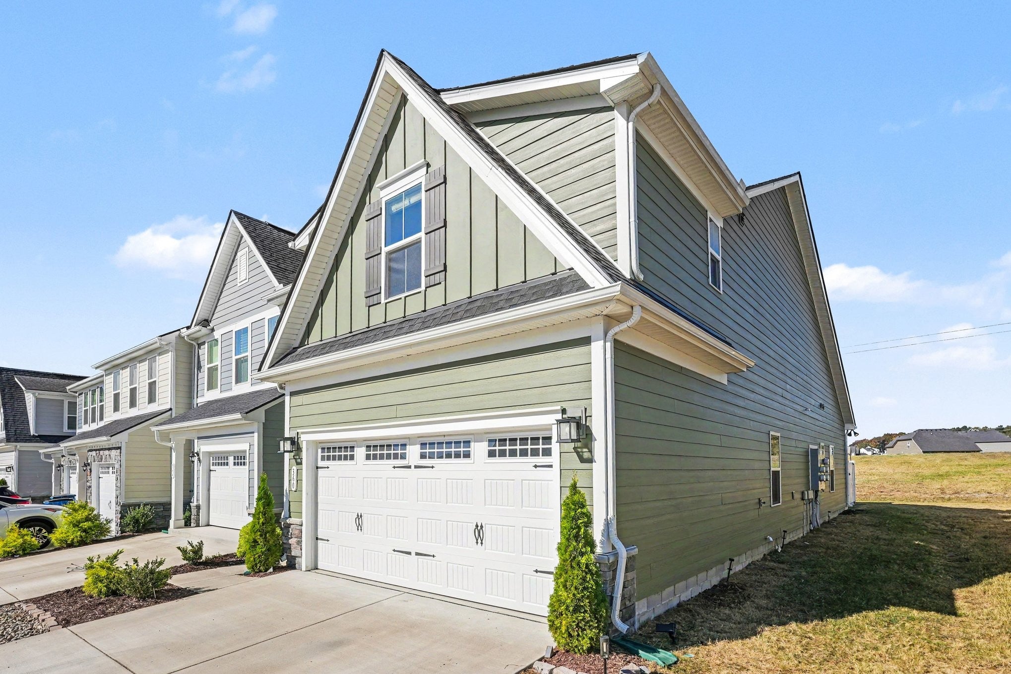 360 Camargue Ct