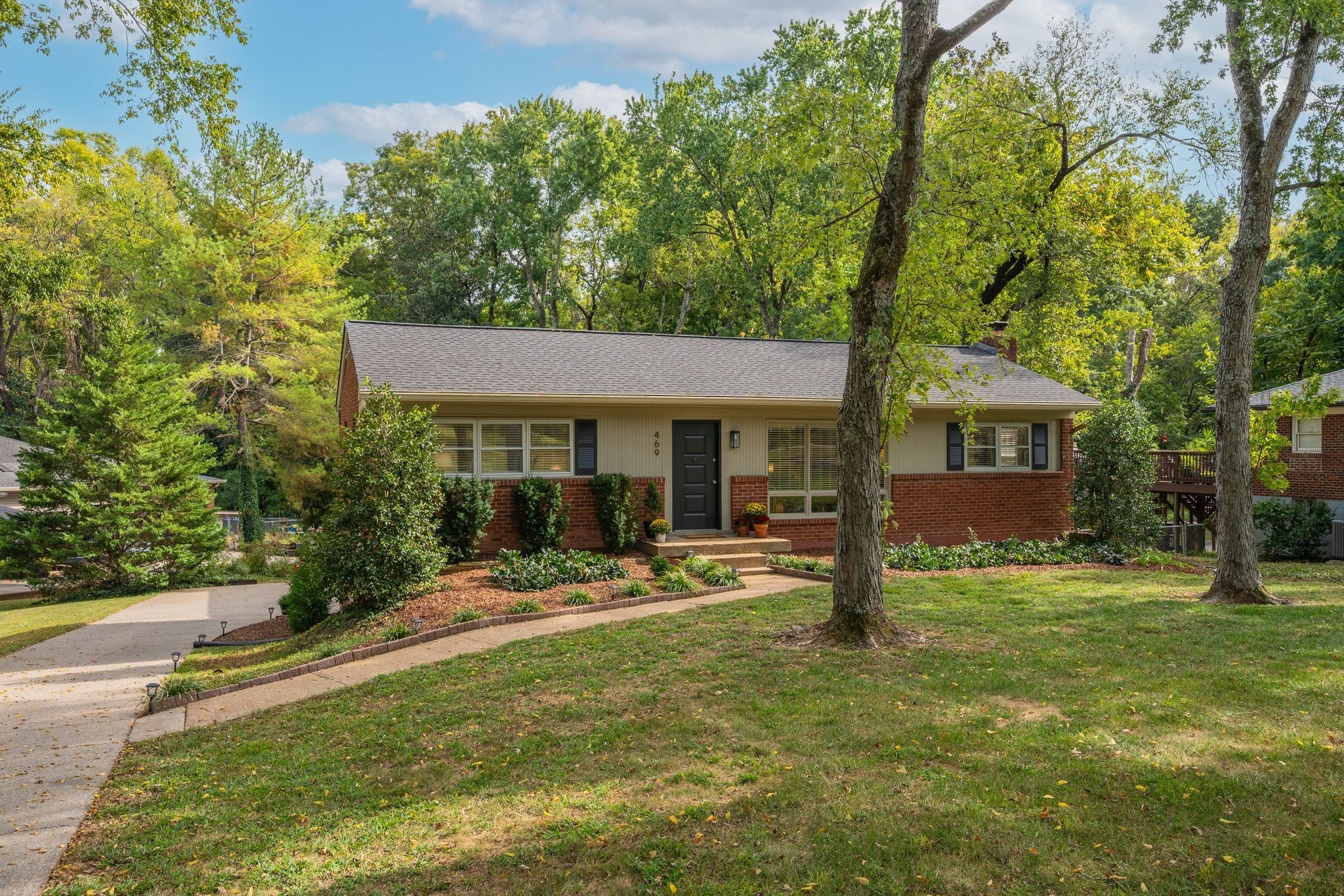 3-bed listing at 469 Rochelle Dr, Nashville