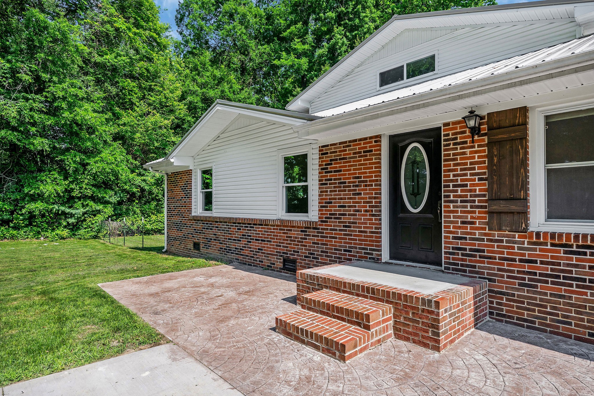 114 Thompson Ln