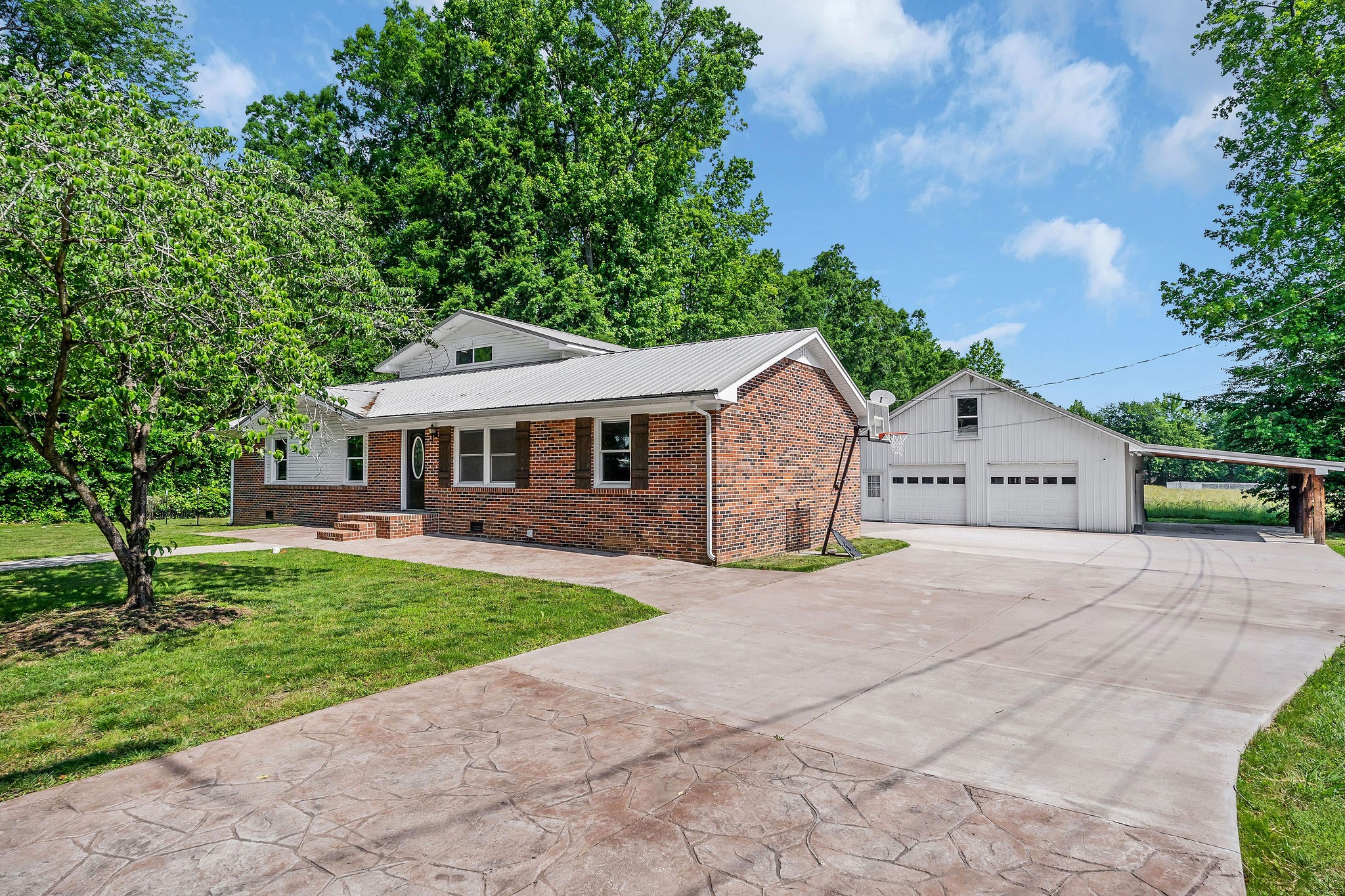 114 Thompson Ln