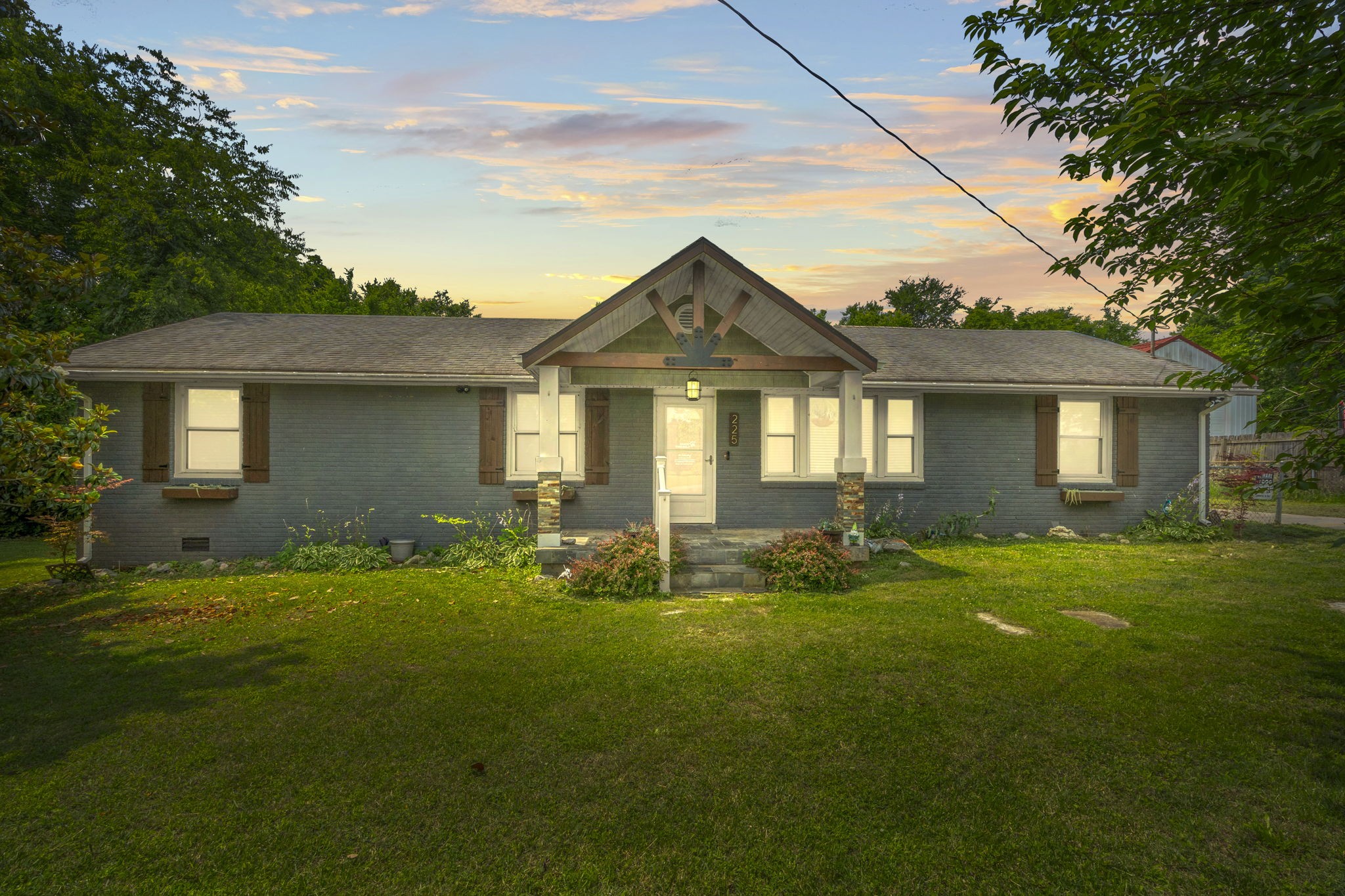225 Nelson Dr