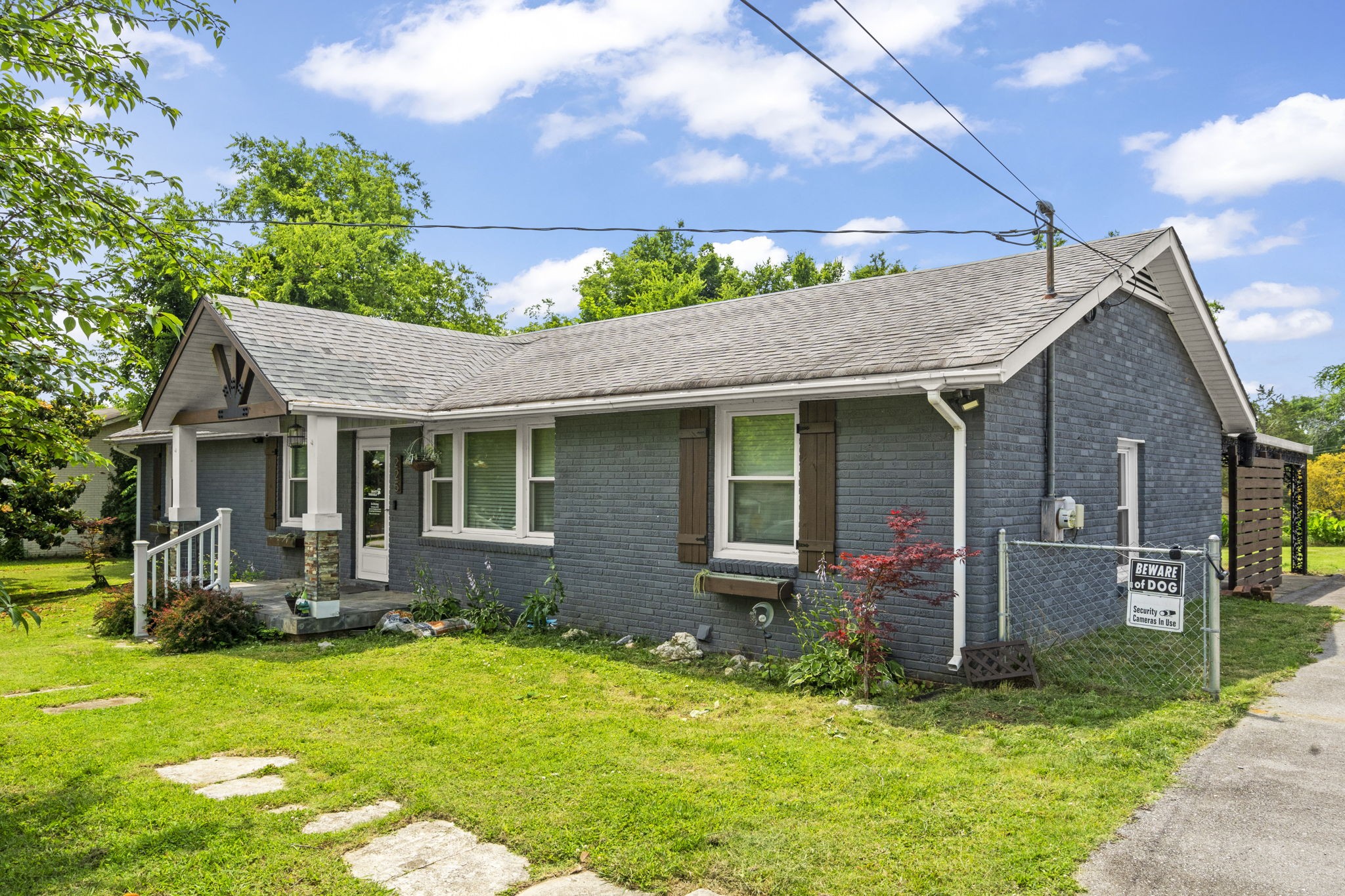 225 Nelson Dr