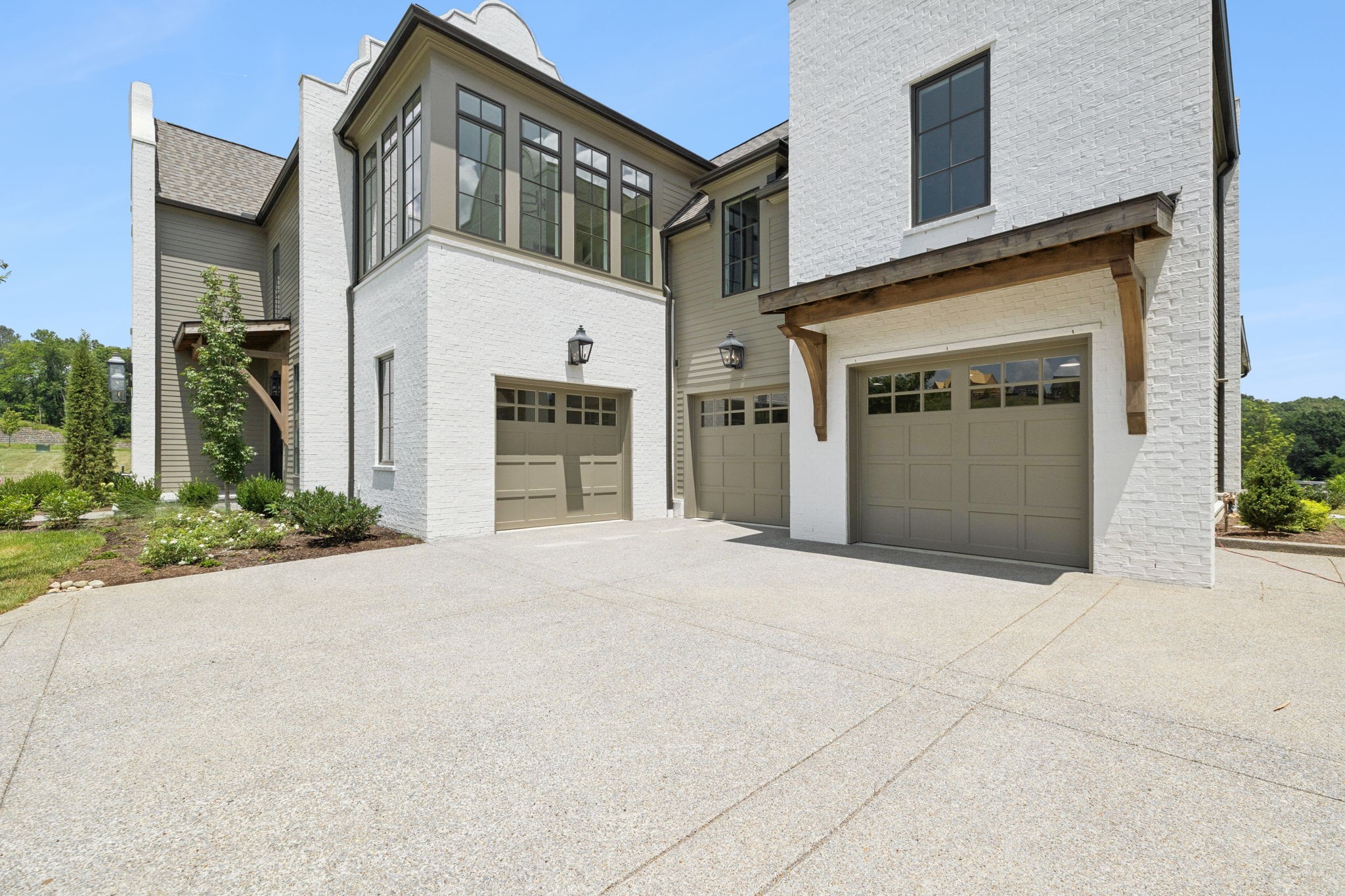 8725 Weller Ln