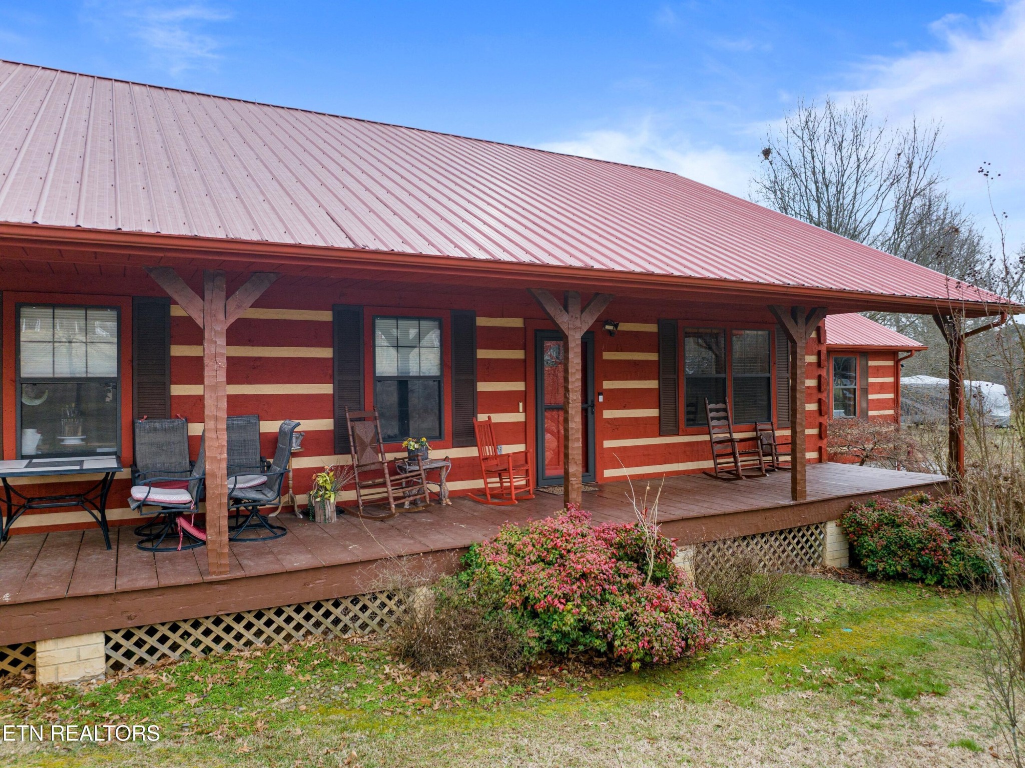 855 Chestnut Grove Circle